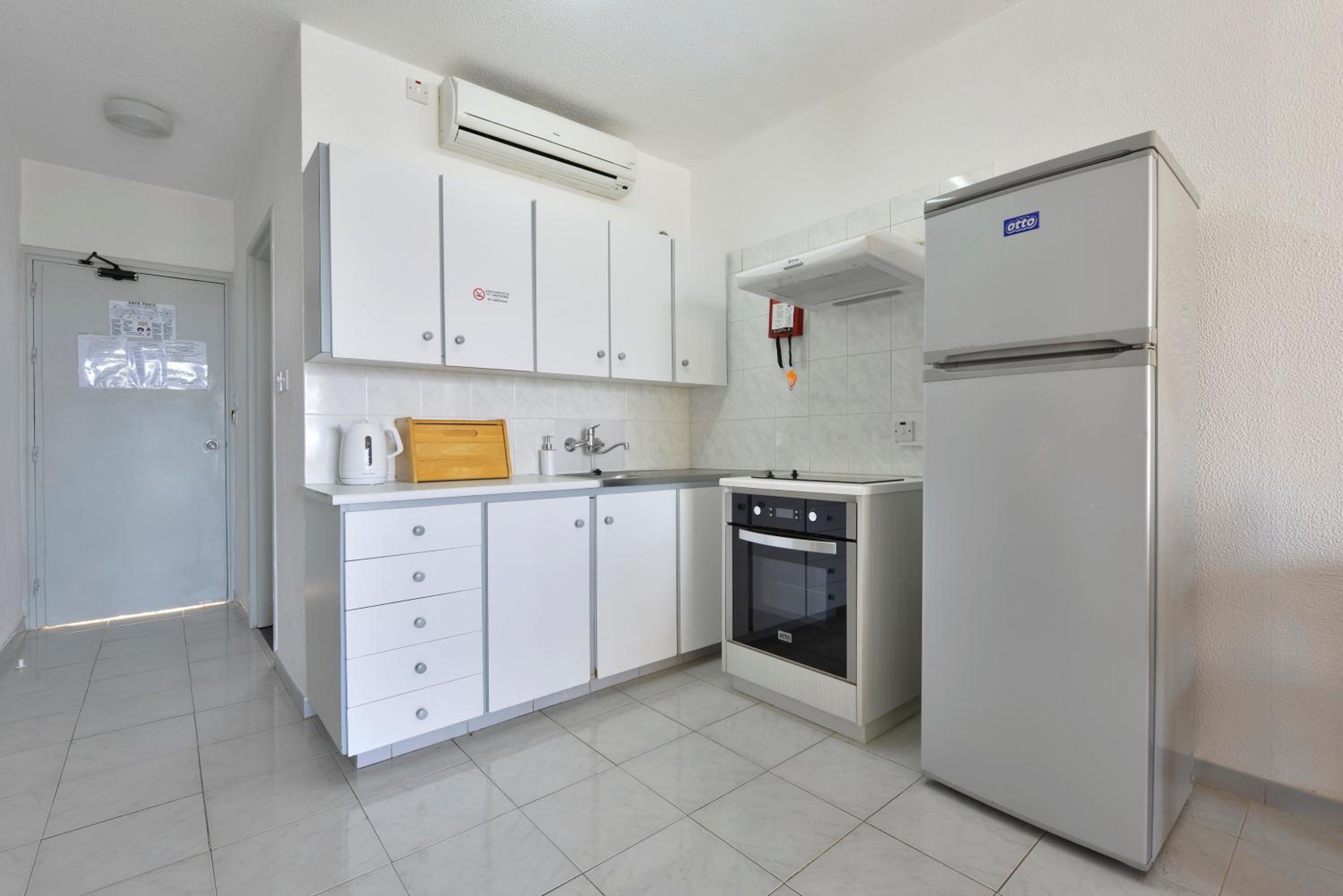 One-Bedroom Family Apartment - Photo 6