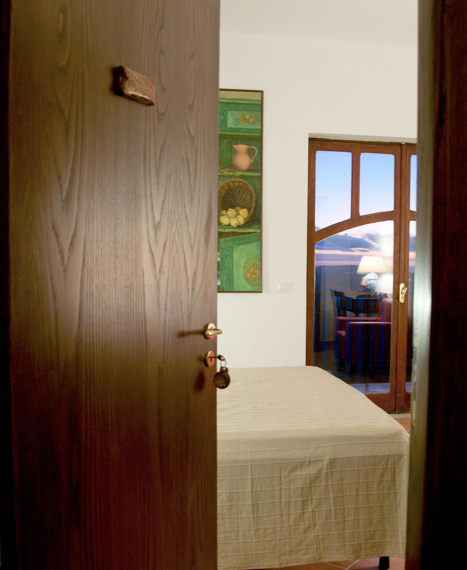 Double Room - Photo 4