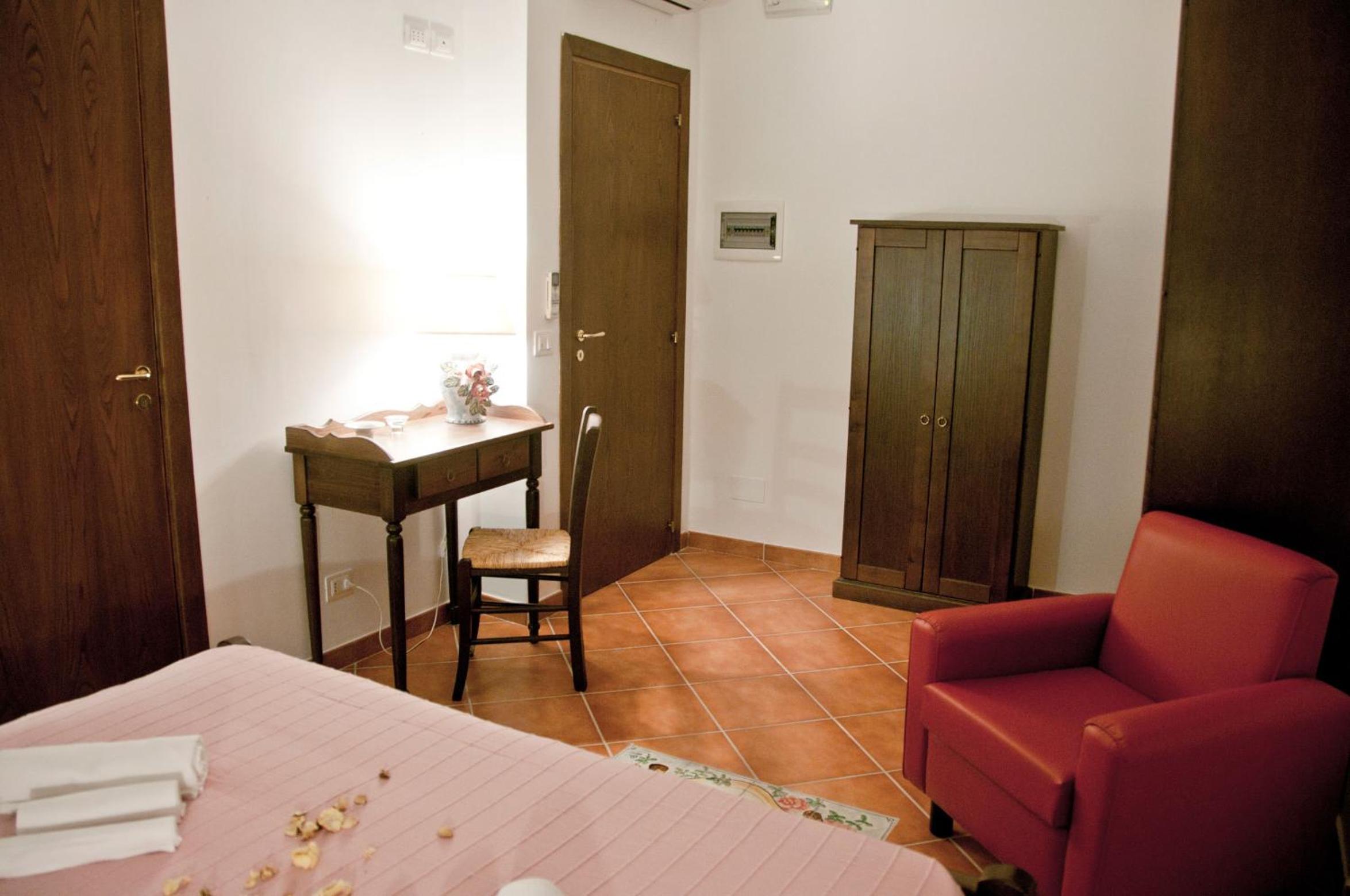 Double Room photo 3