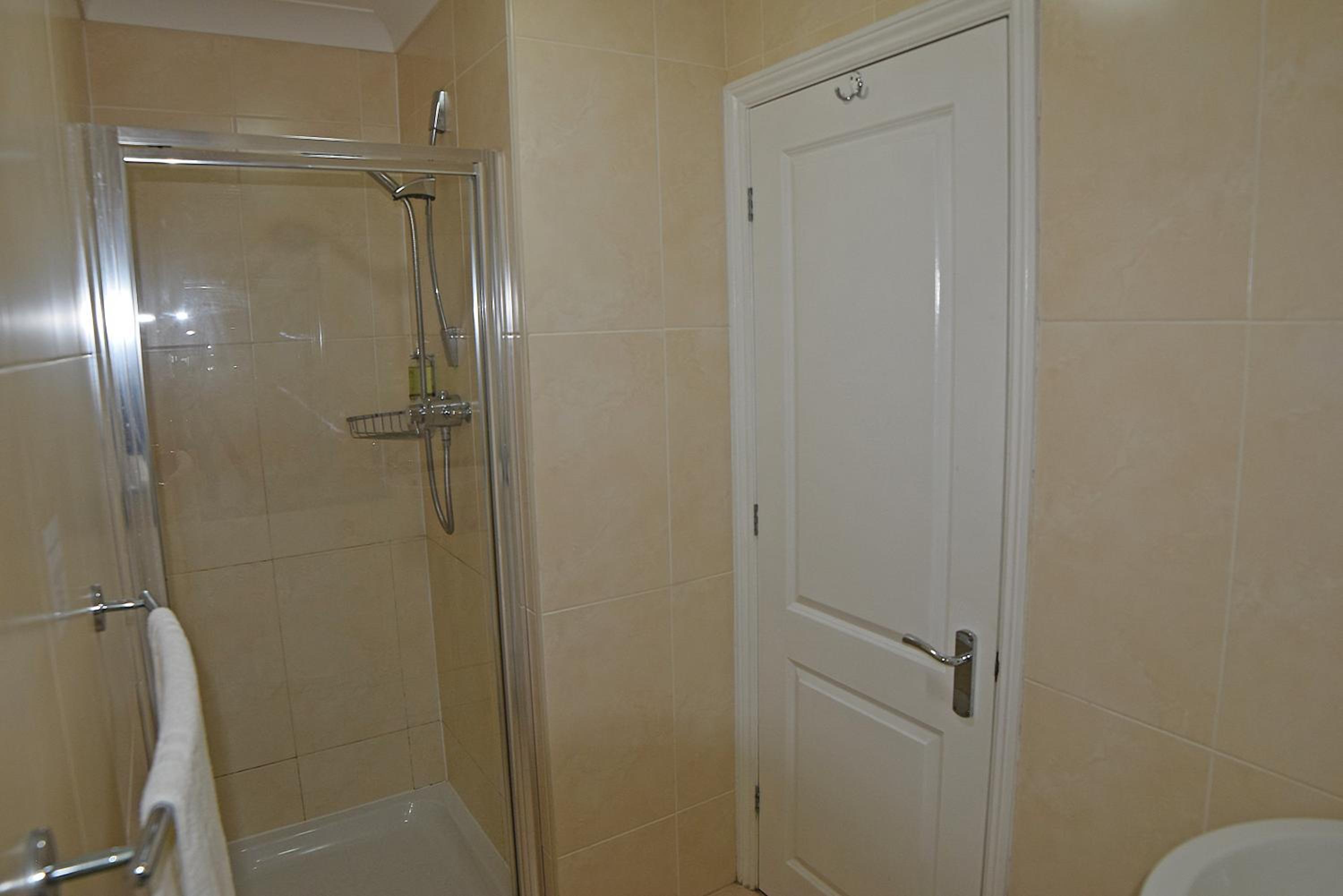 Standard Double Room - Photo 3