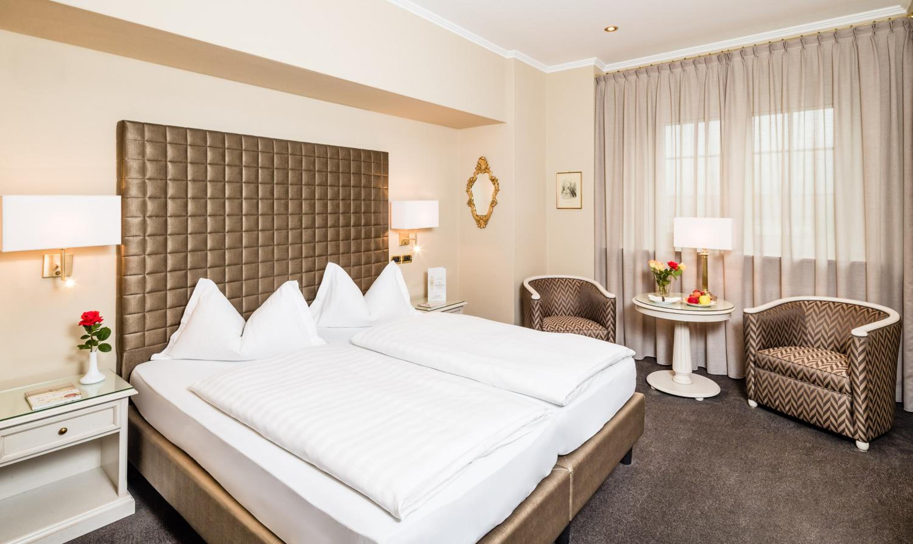 Double Room with Mountain View - Photo 3