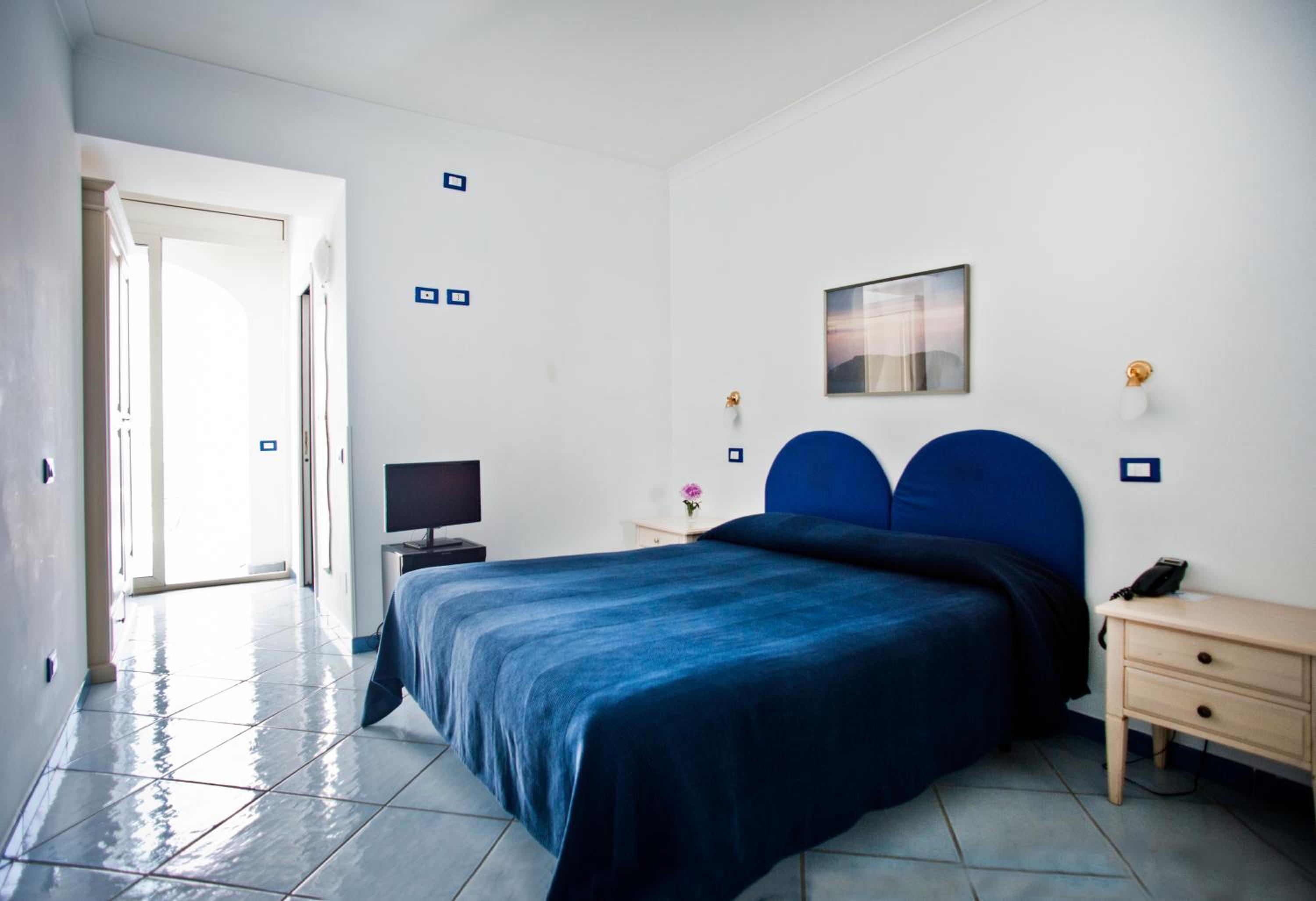 Double or Twin Room - Photo 11
