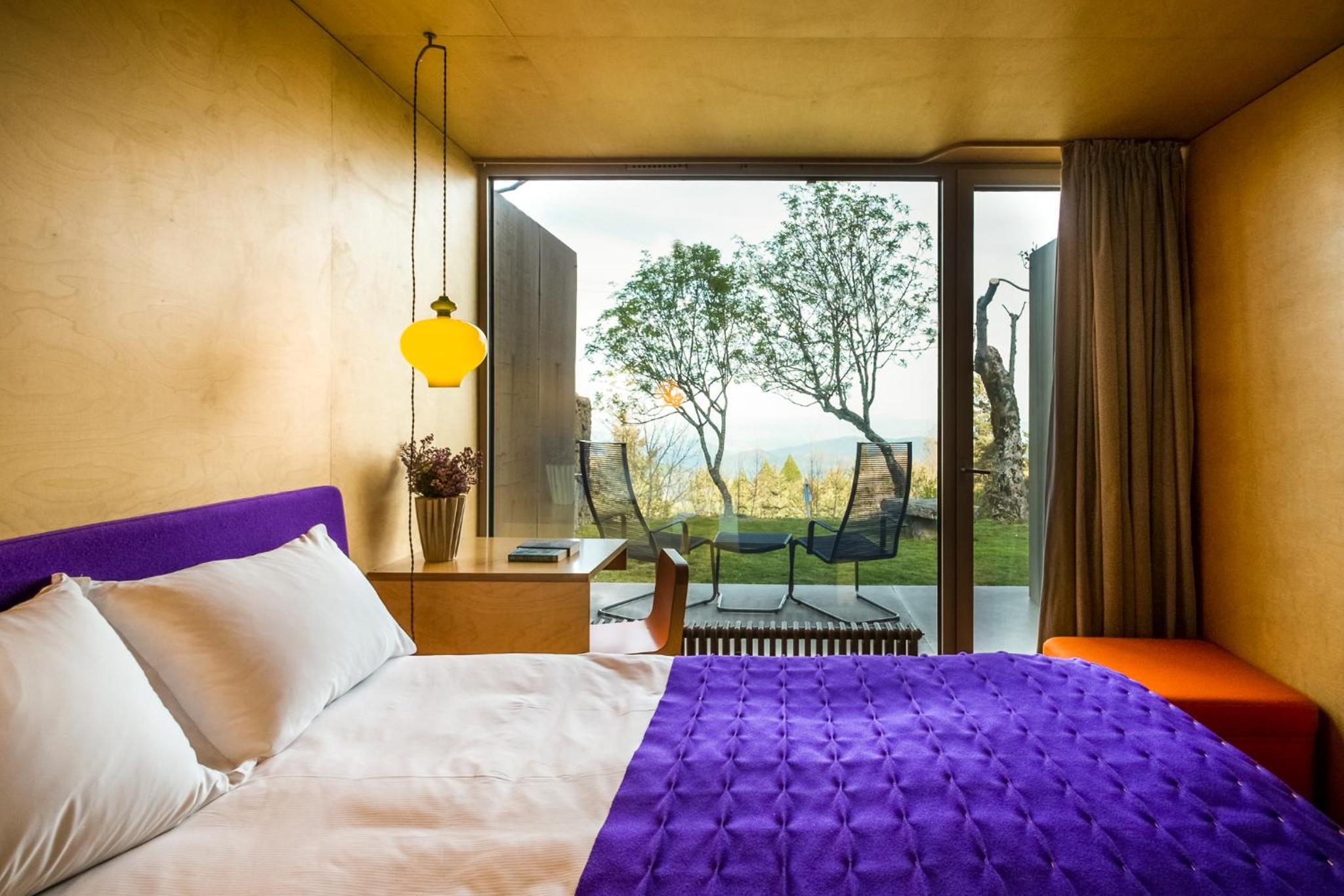Double Room with Balcony and Mountain View