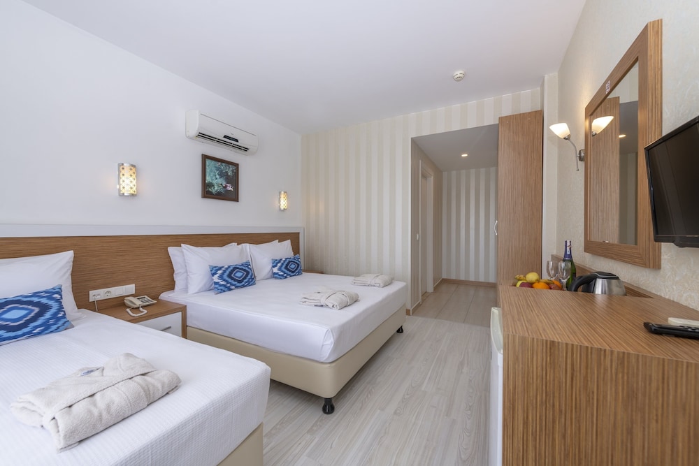 Grand Room photo 2