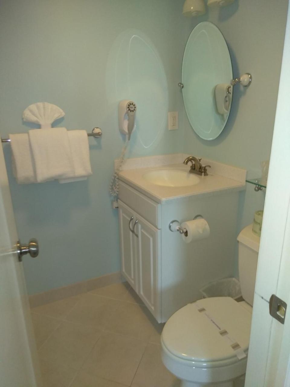 Standard Basic Room, No Balcony - Photo 4