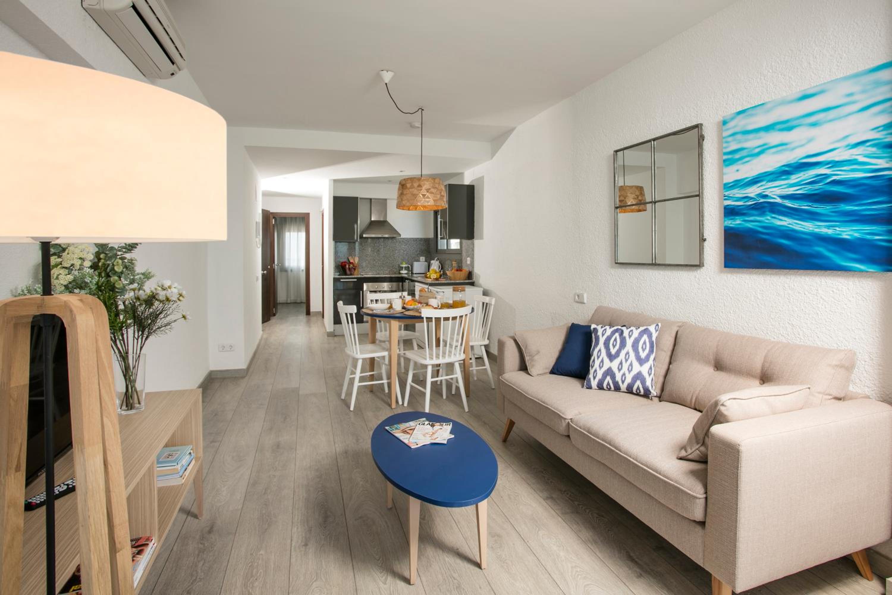 Apartamento de dos habitaciones con vista al mar (2-4)