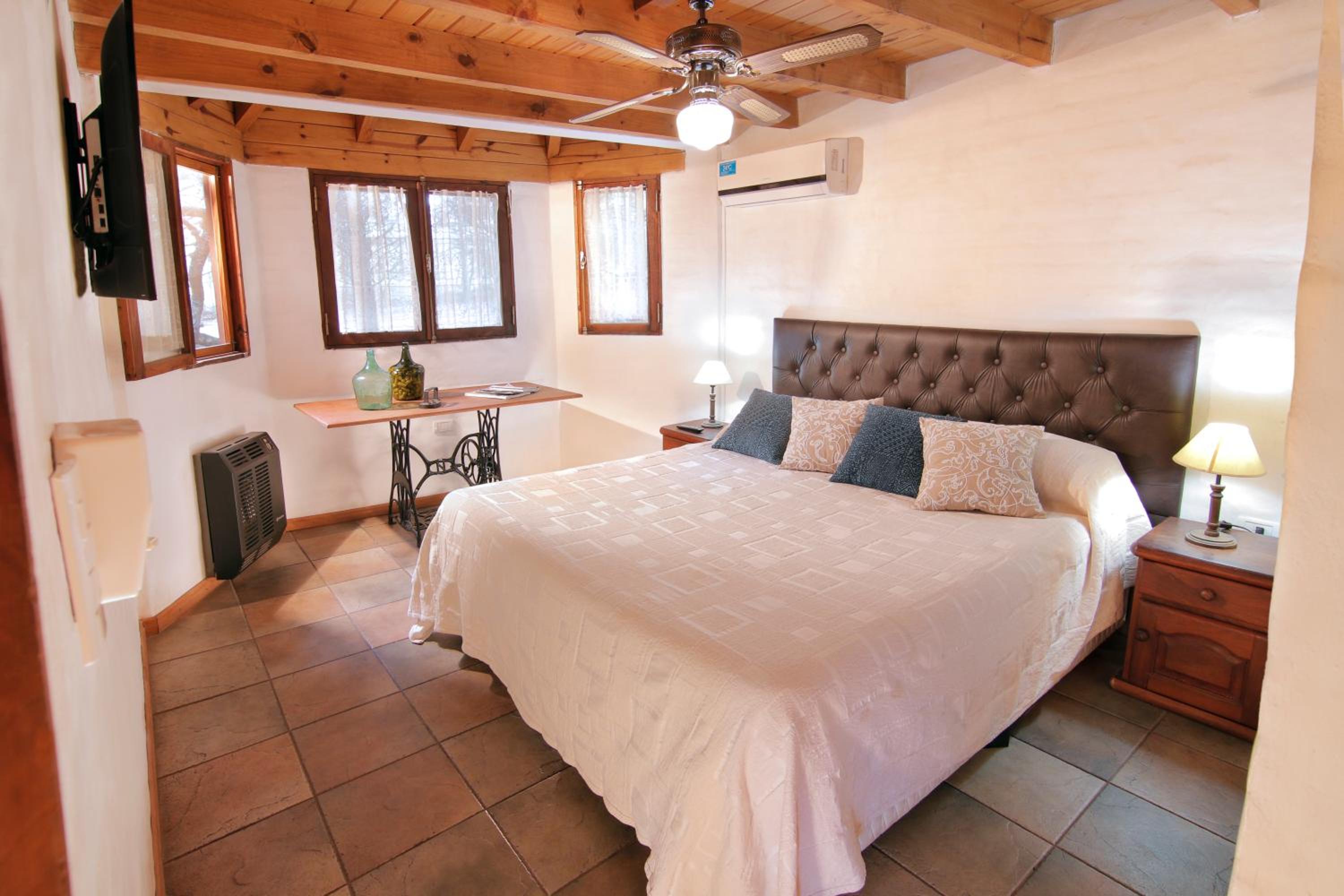 Bungalow (6 Adults) photo 1