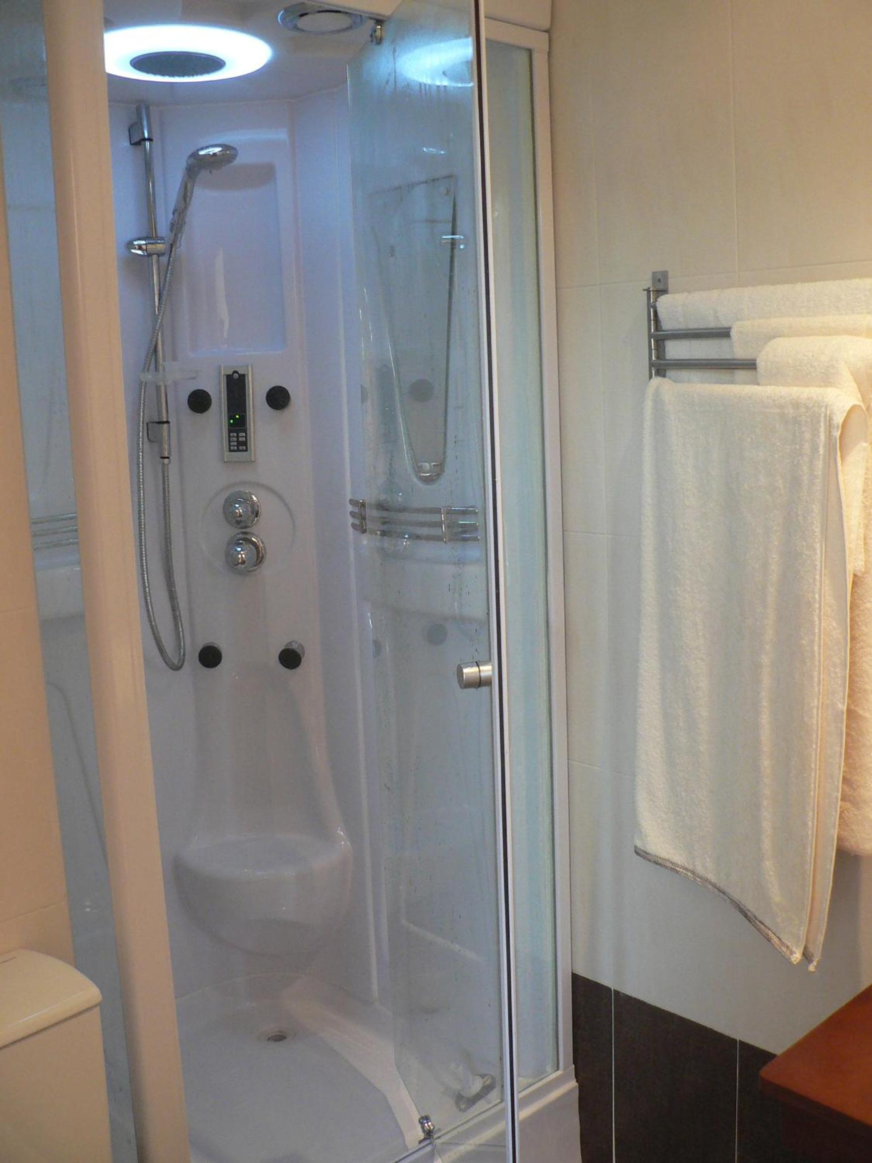 Double Room with Sea View - Photo 6