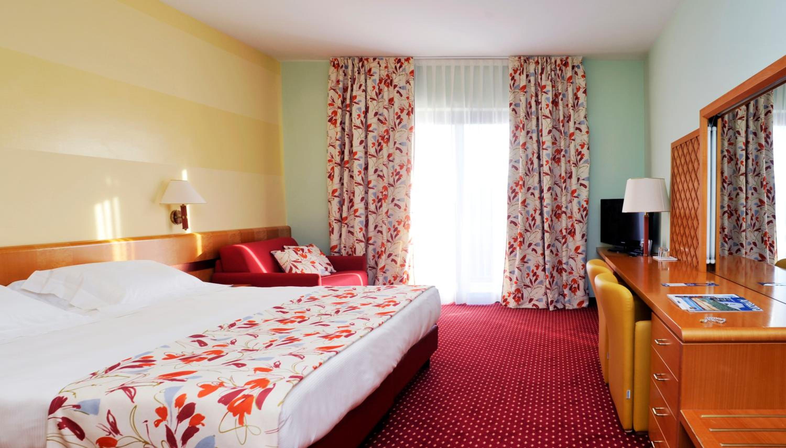 Triple Room - Photo 9
