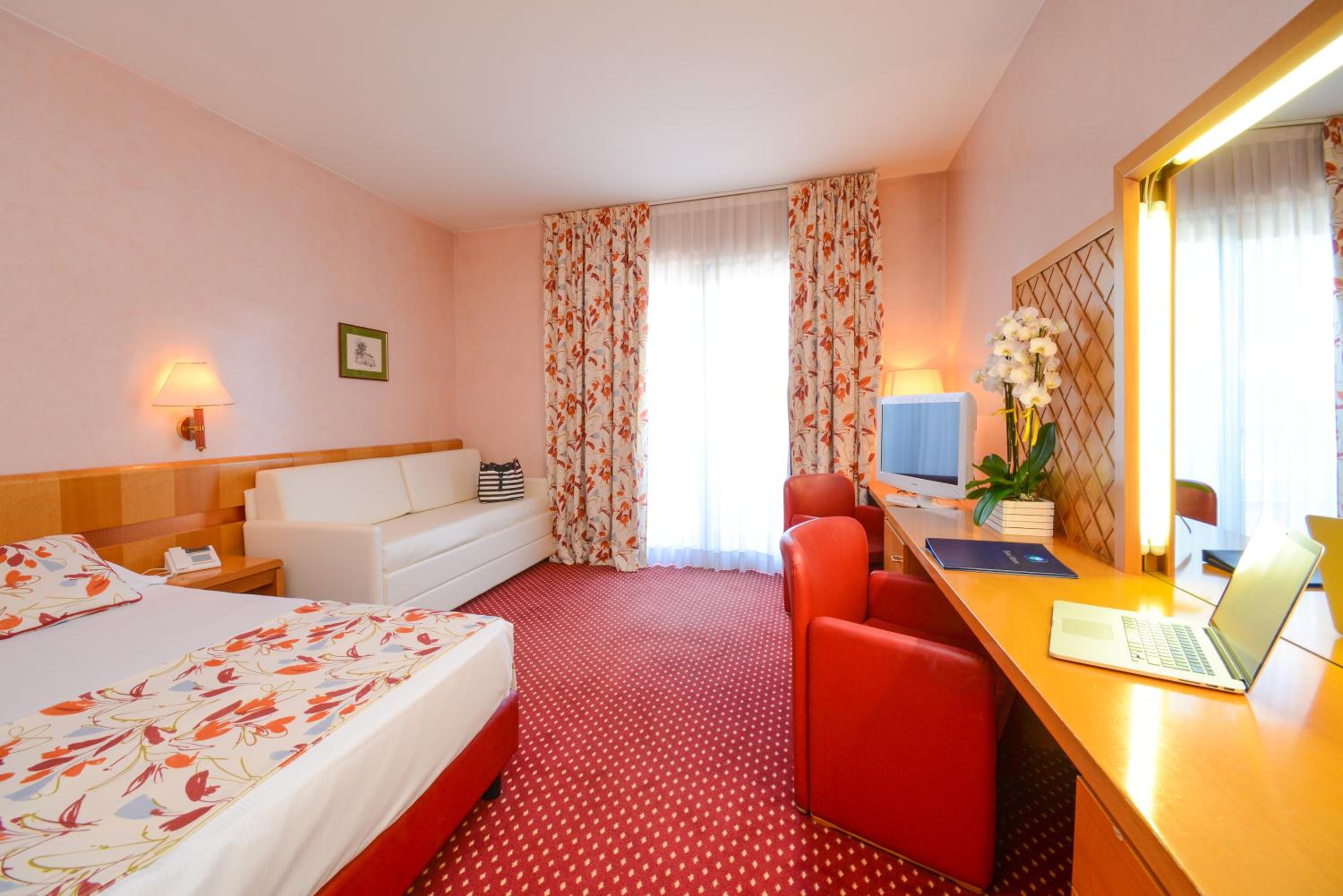 Quadruple Room - Photo 4