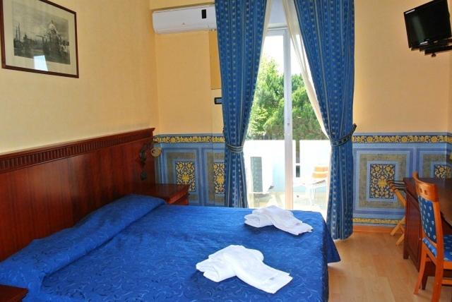 Double or Twin Room - Photo 1