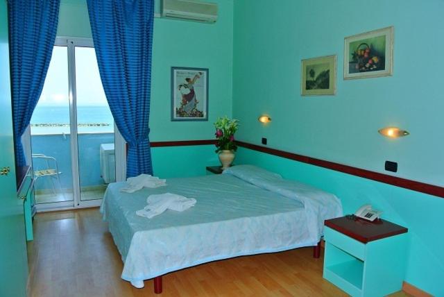 Double or Twin Room - Photo 10