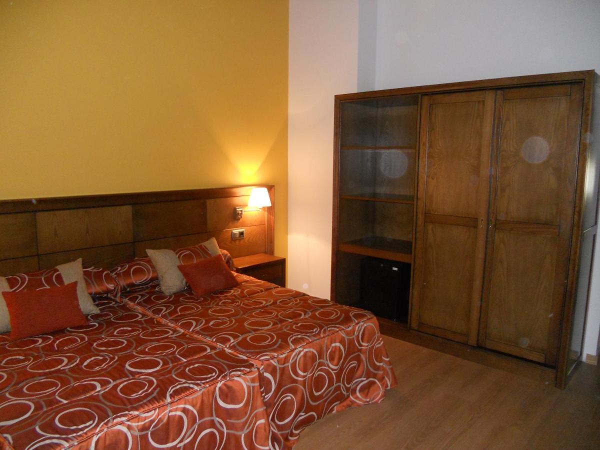 Double or Twin Room photo 2