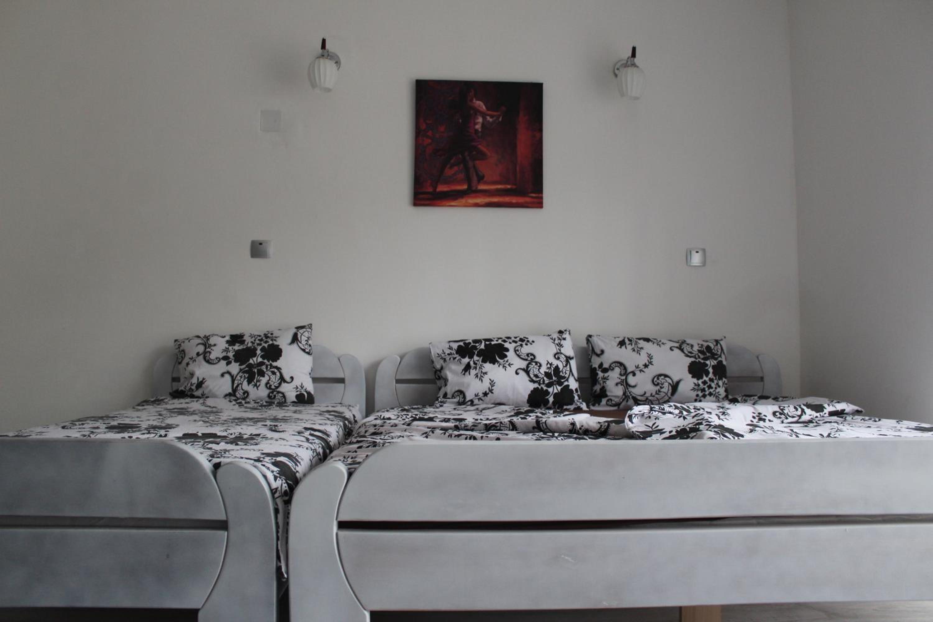 Double Room - Photo 4