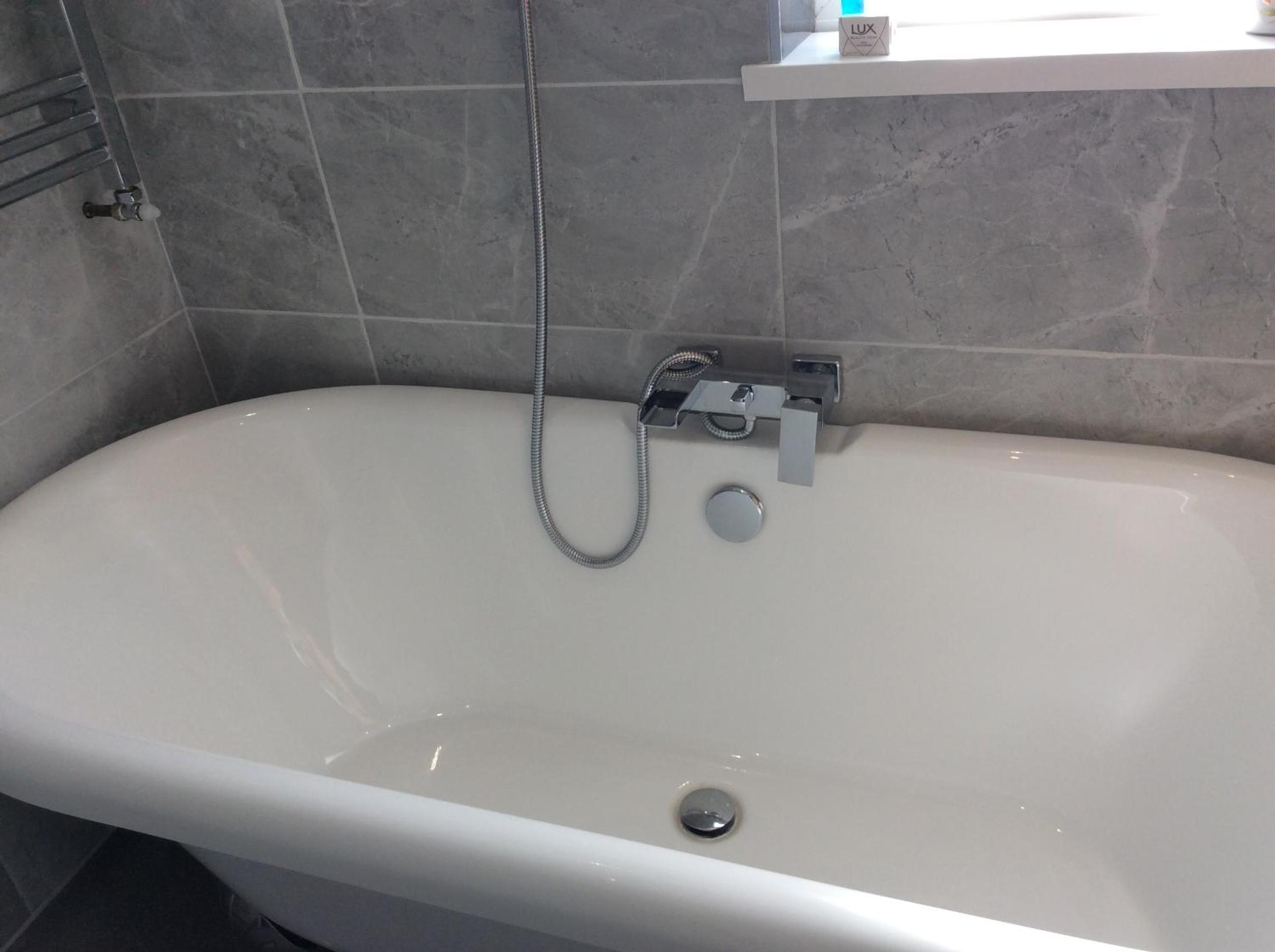 Double Room with Private Bathroom - Photo 15