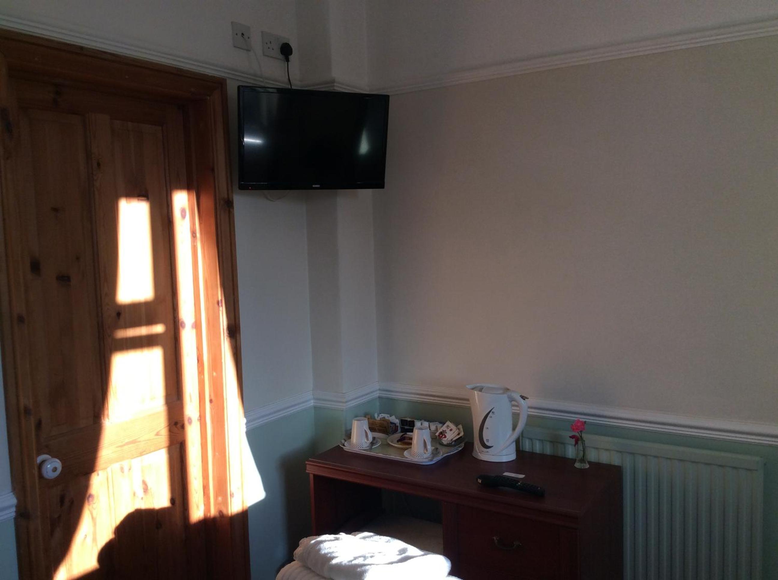 Double Room with Private Bathroom - Photo 21