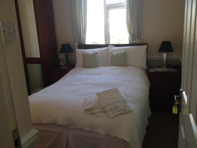 Double Room with Private Bathroom - Photo 29