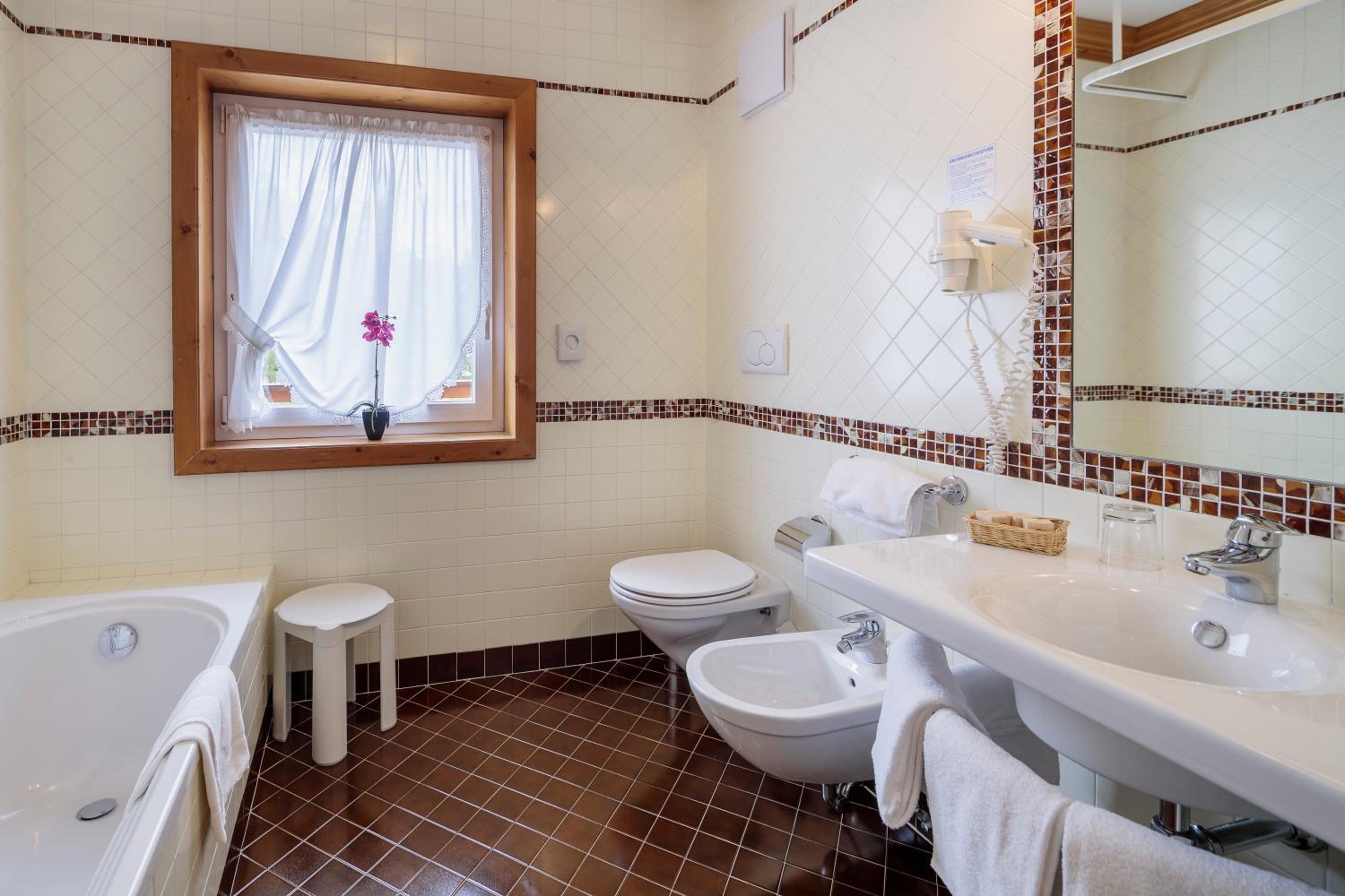 Comfort Double or Twin Room with Balcony photo 2