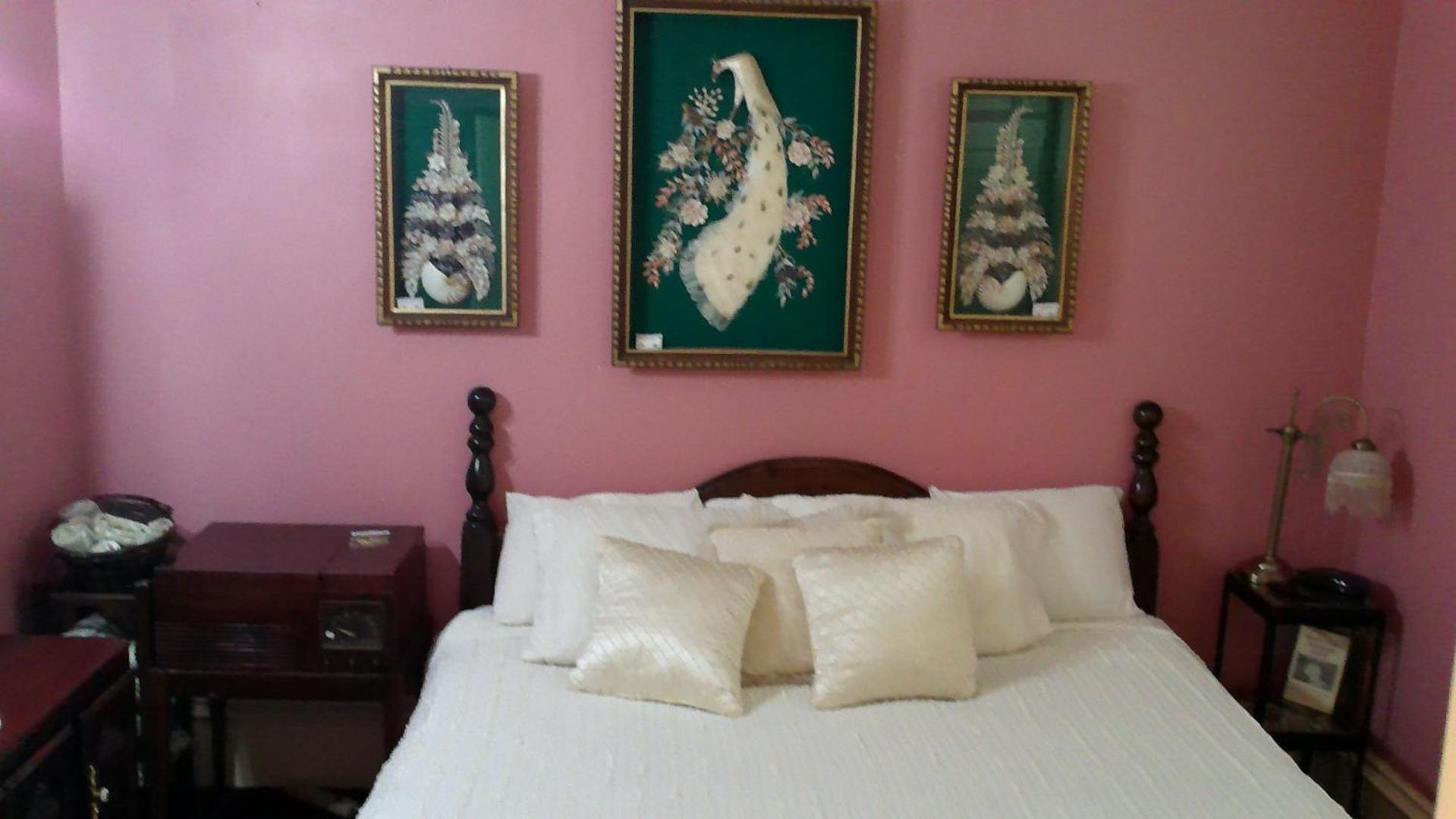 Standard King Room photo 1