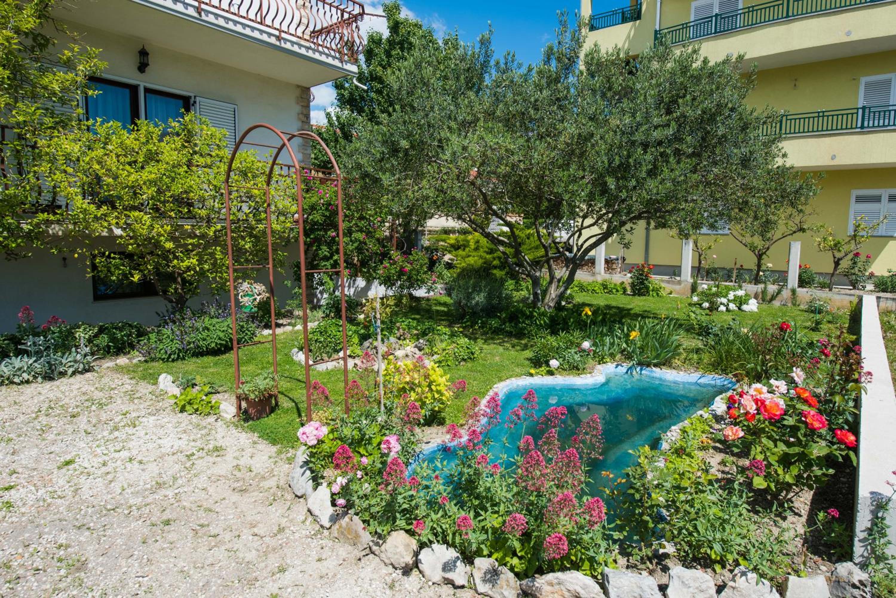 One-Bedroom Apartment with Sea View (5 Adults) - Photo 25