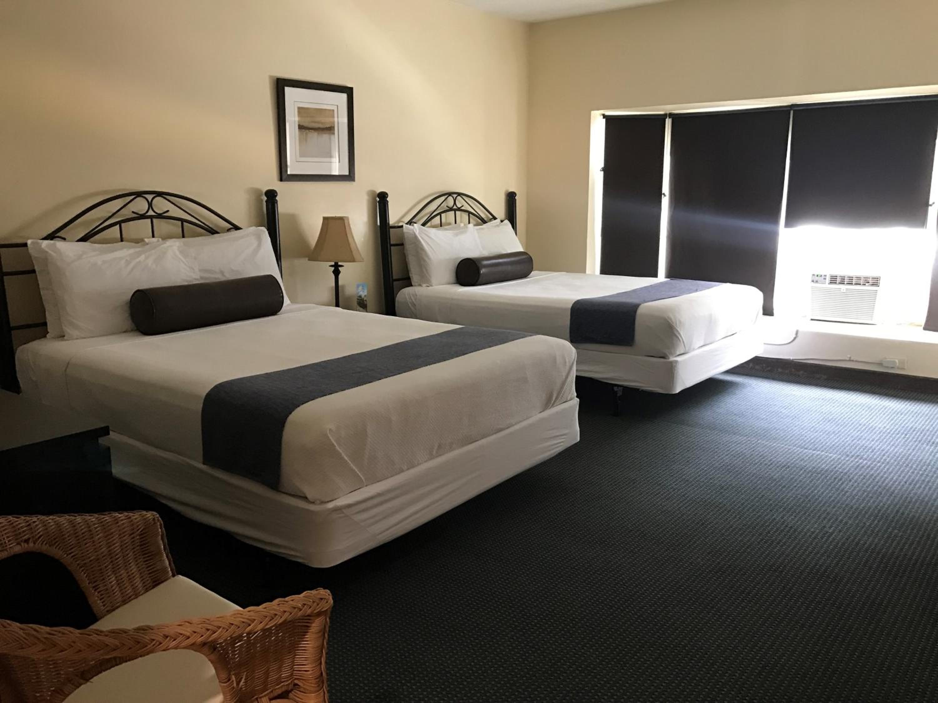 Standard Double Room with Two Double Beds - Photo 3