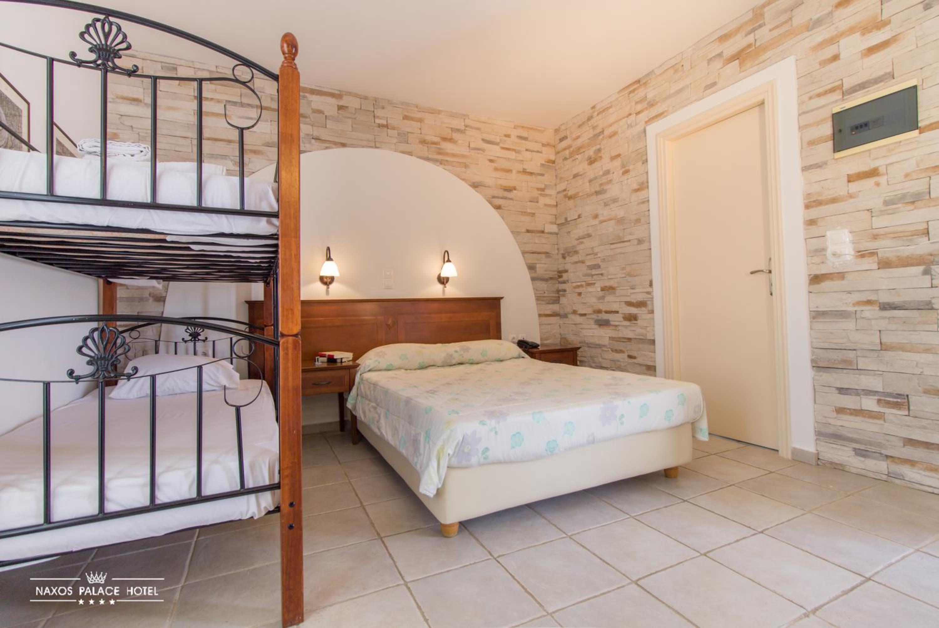 Quadruple Room - Photo 6