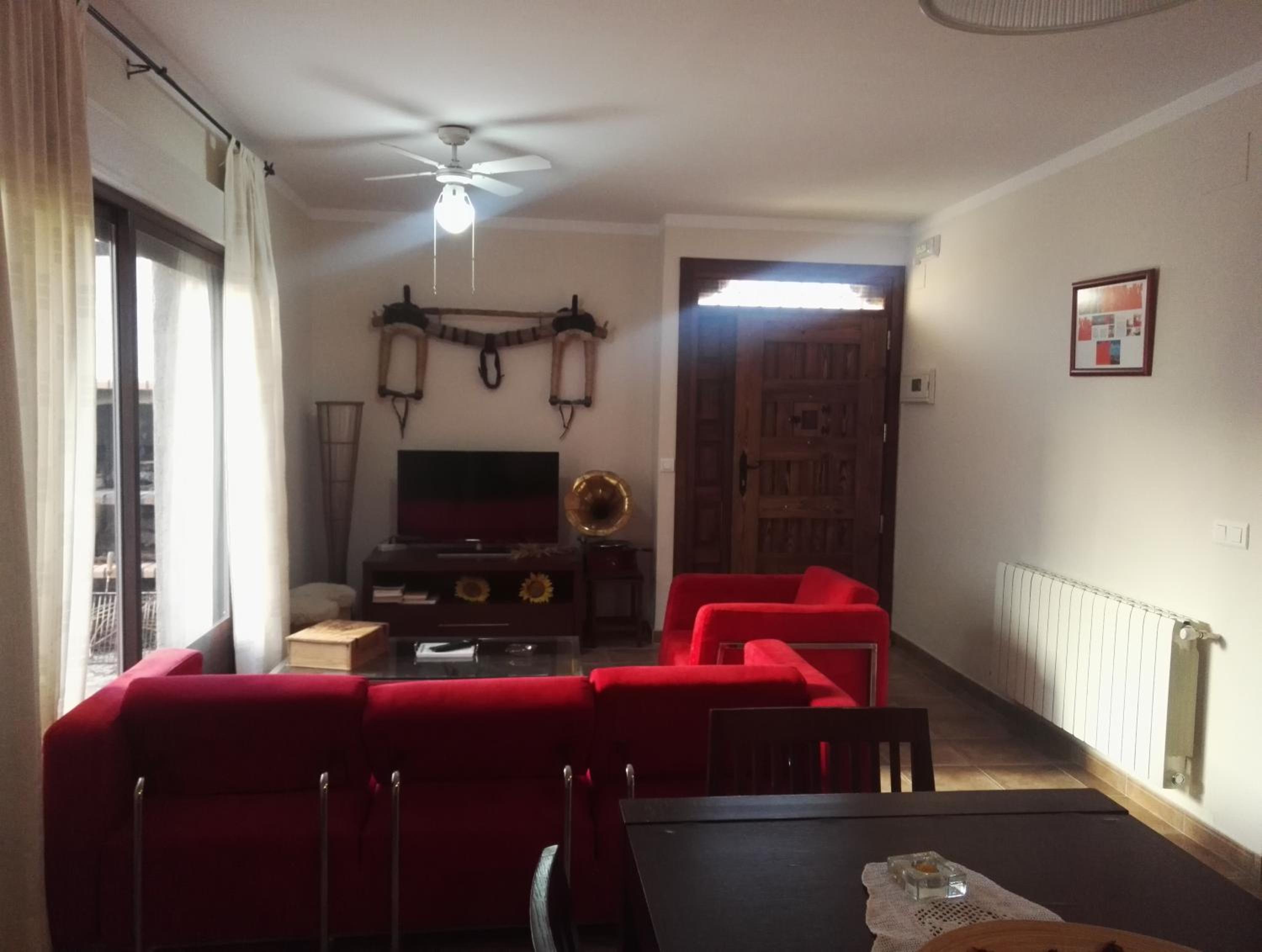 Three-Bedroom House - Photo 2