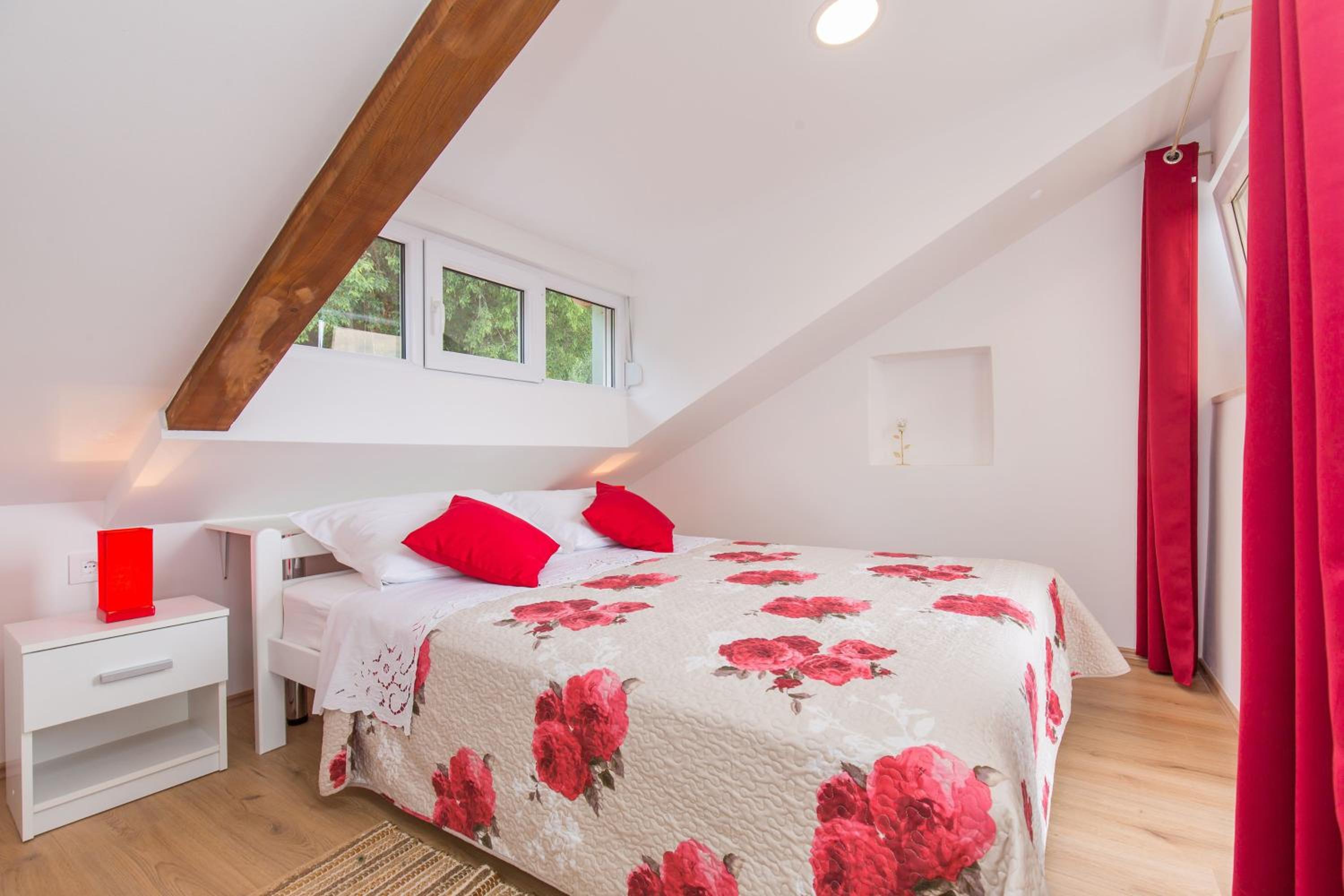 Double Room with Private External Bathroom with Balcony and Sea View  photo 2