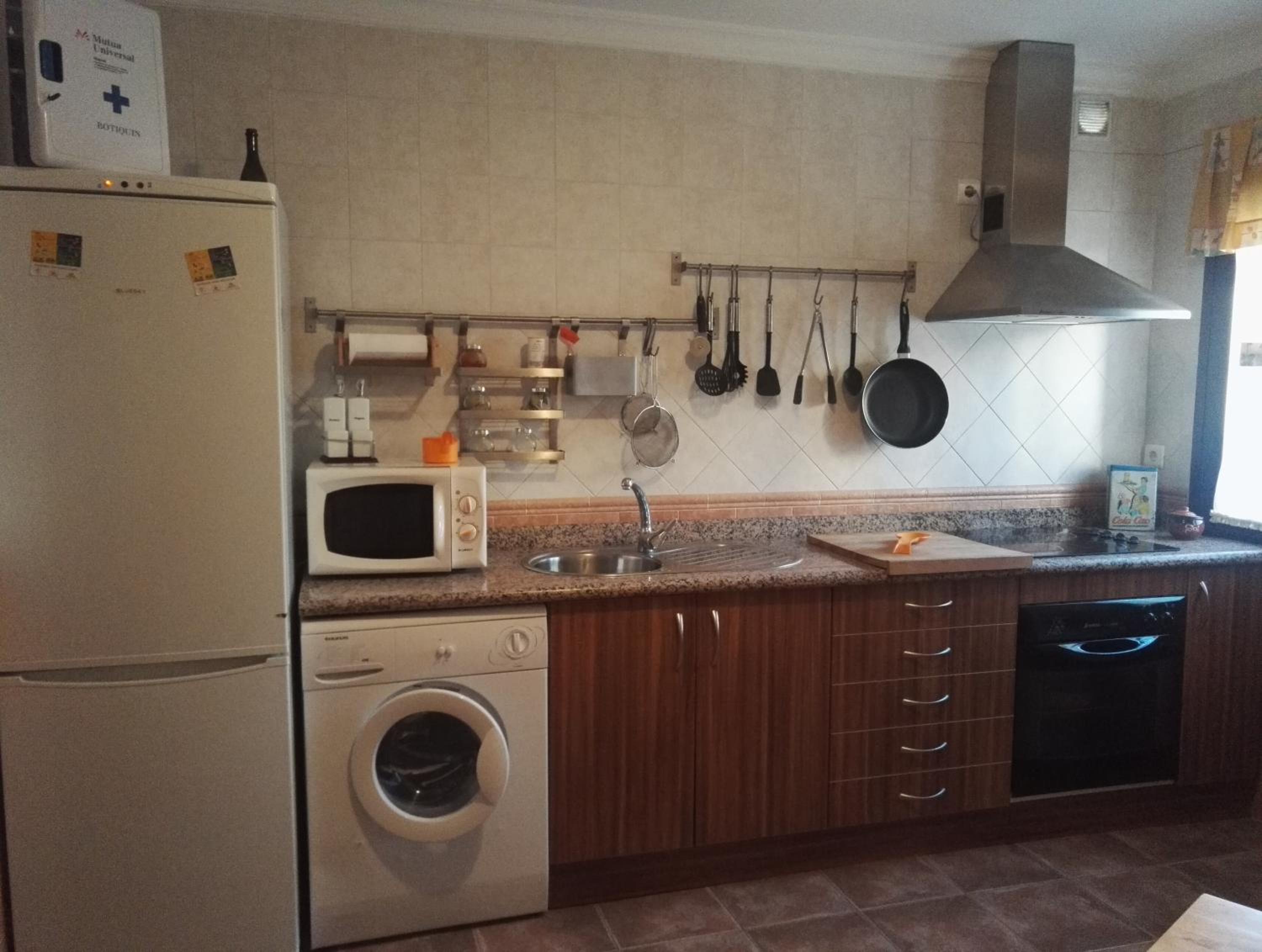 Four-Bedroom House - Photo 2