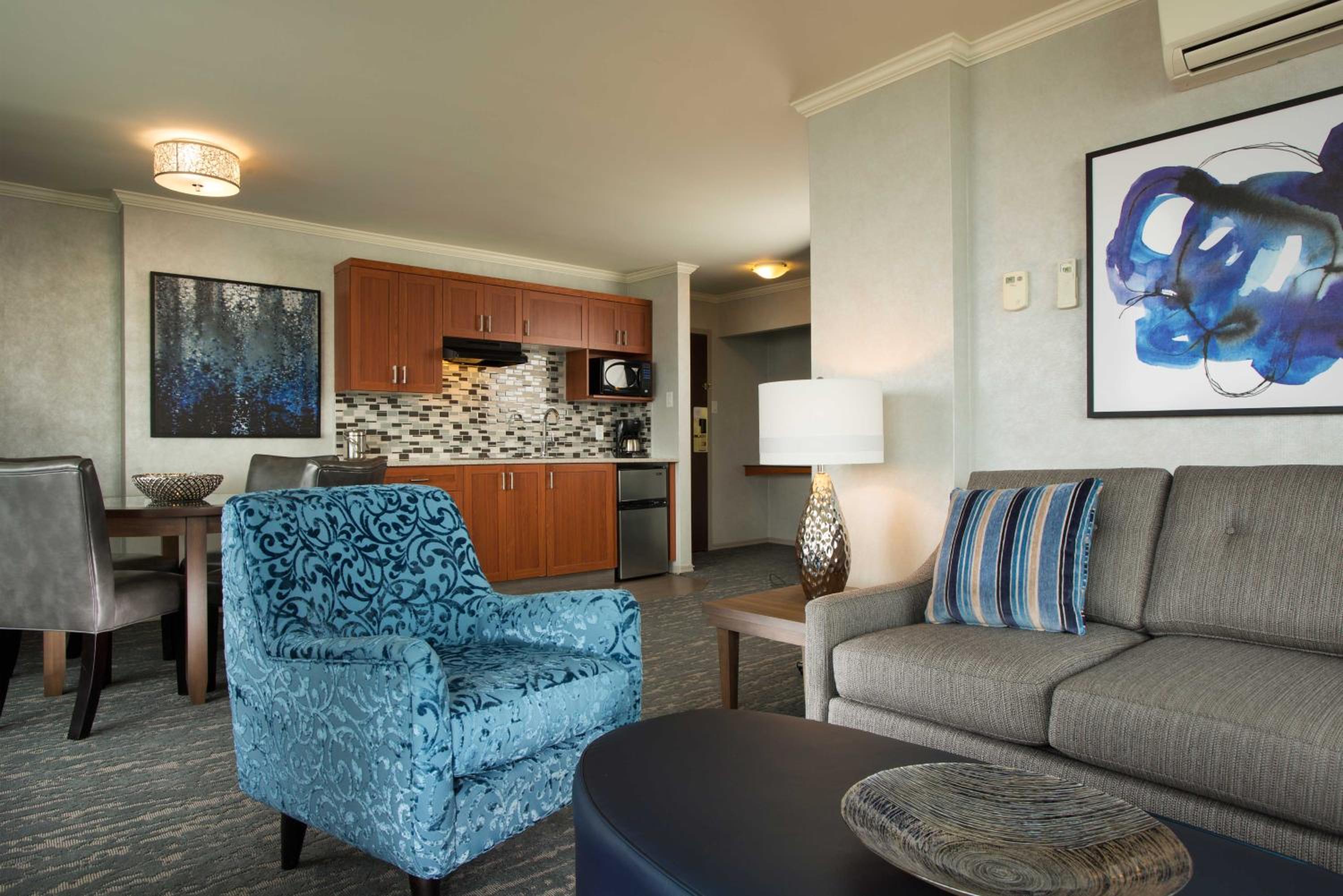 Two-Bedroom Suite photo 2