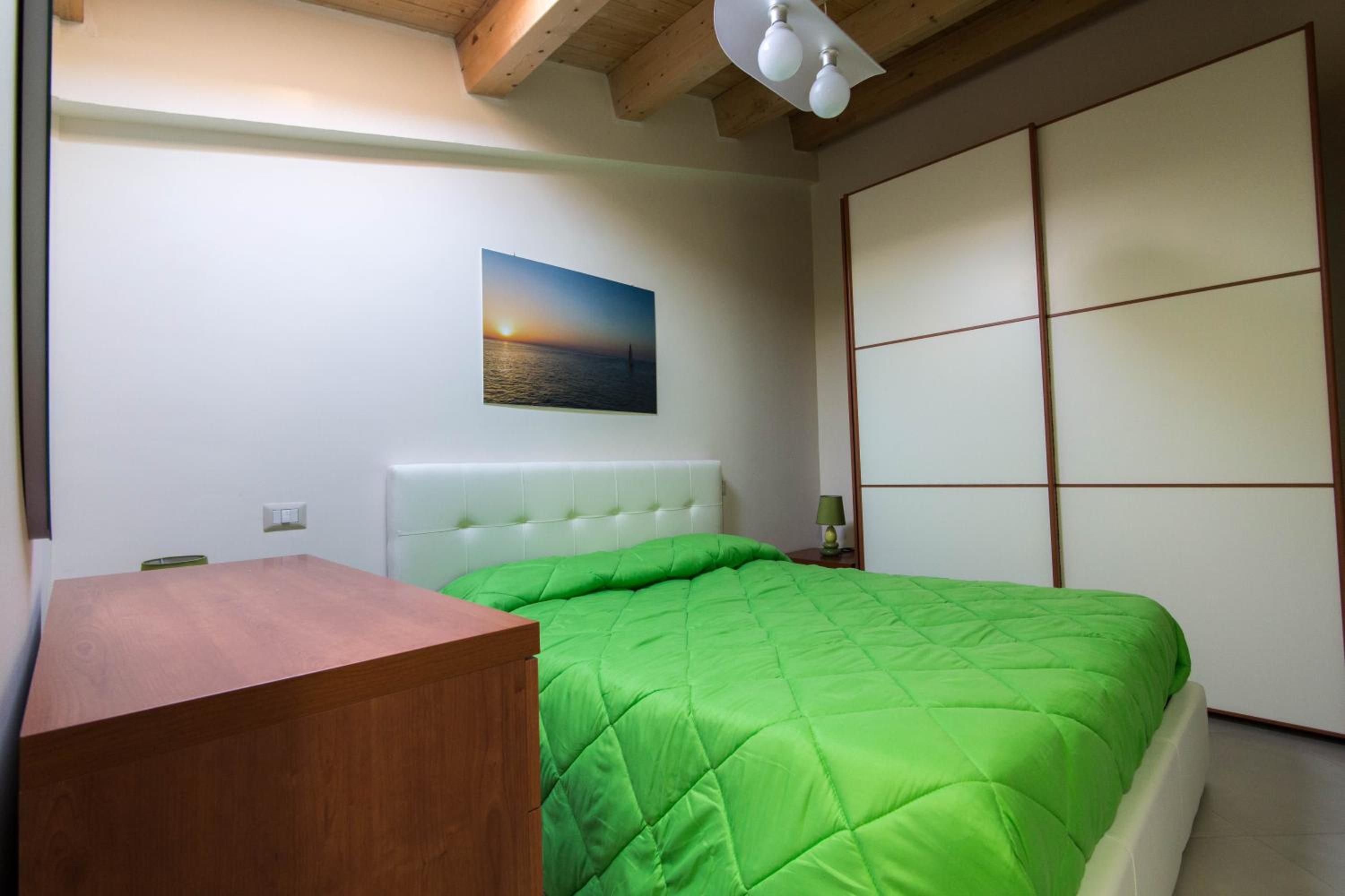 Apartment with Lake View