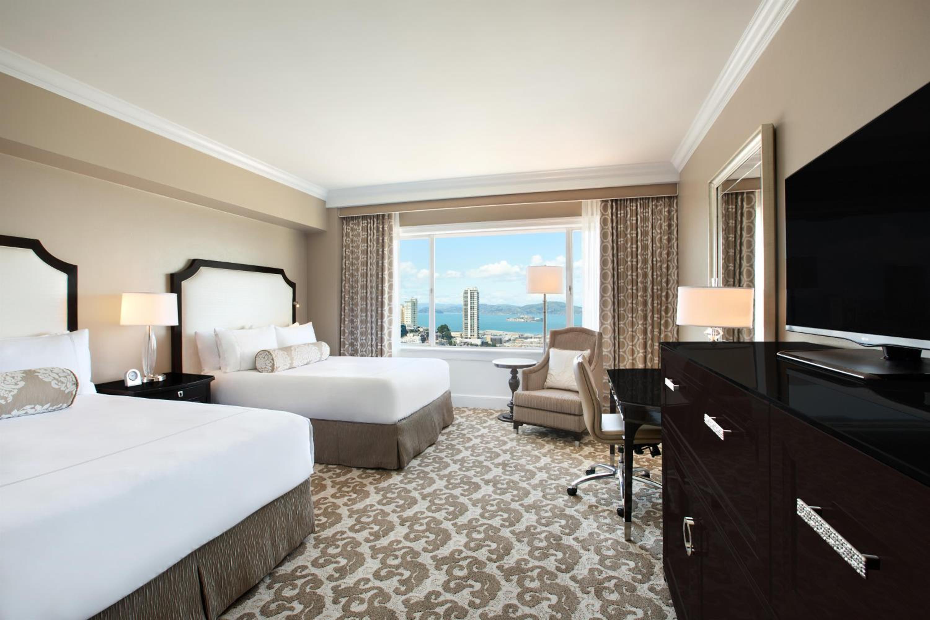Signature Queen Room with Two Queen Beds and Bay View - Photo 8