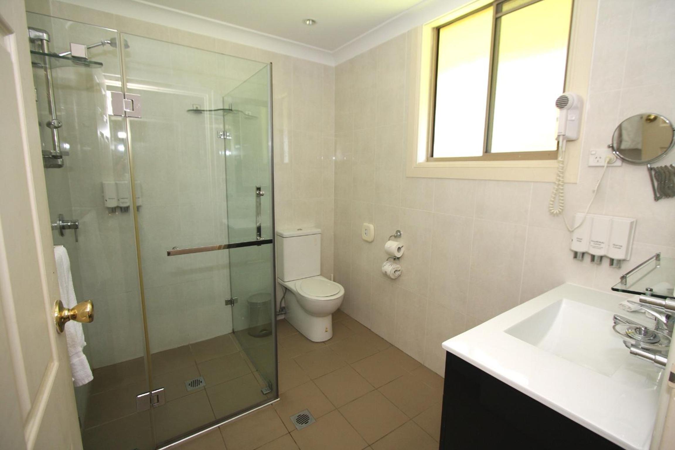 Deluxe King Room photo 3