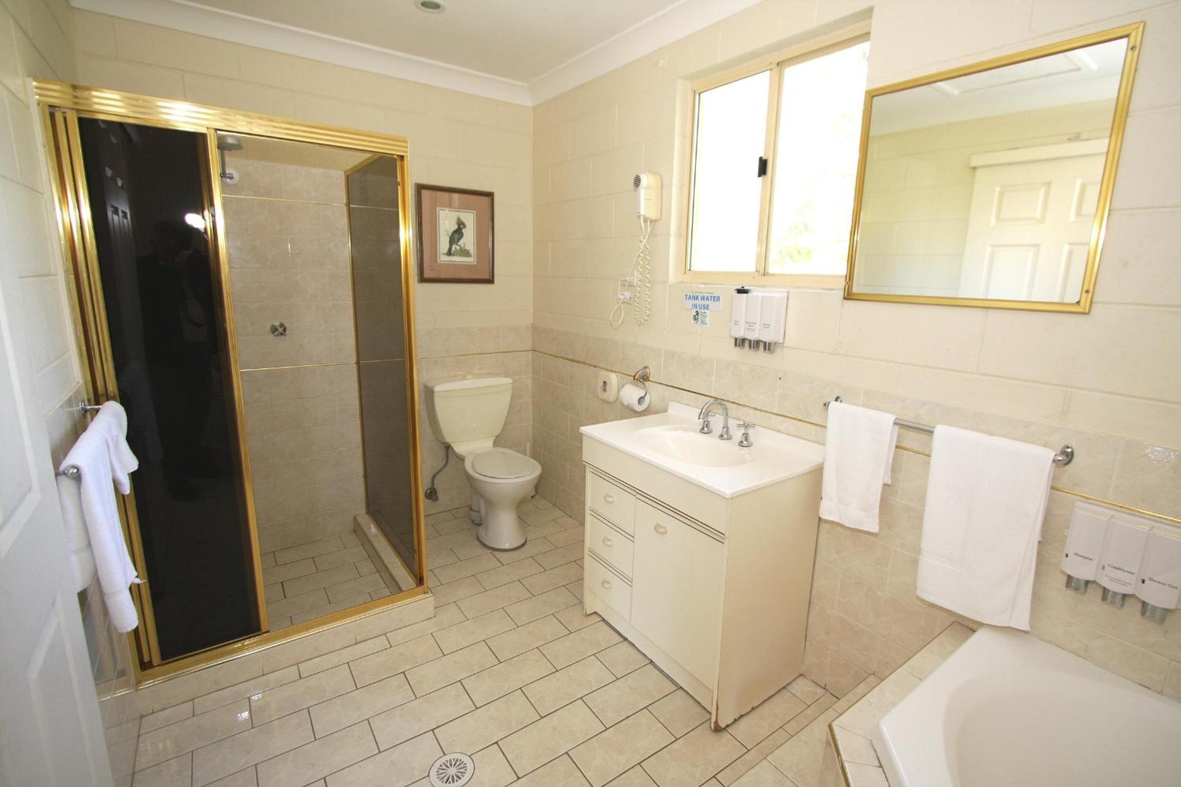 Queen Room with Spa Bath photo 3