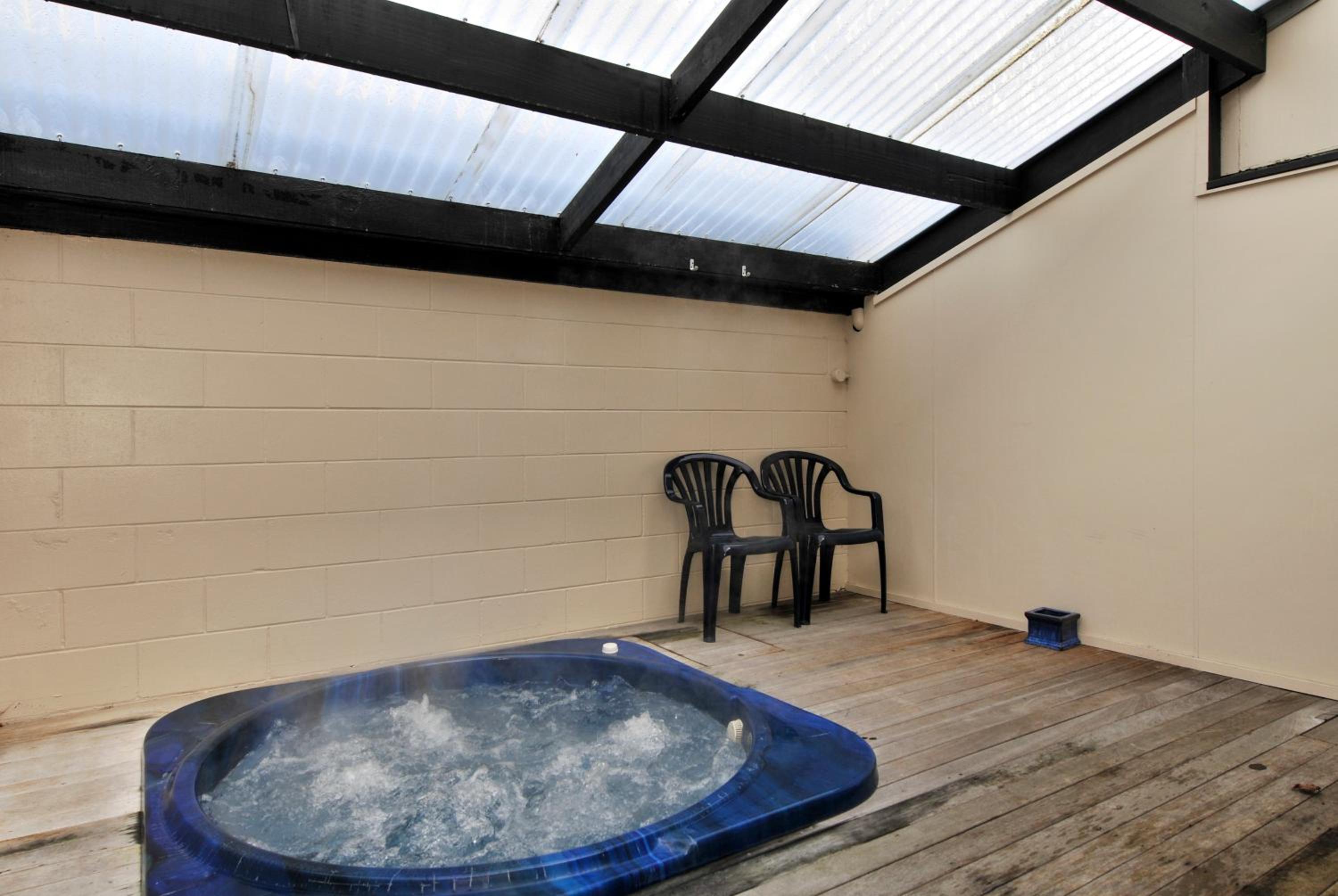 Twin Apartment with Spa Pool - Photo 1