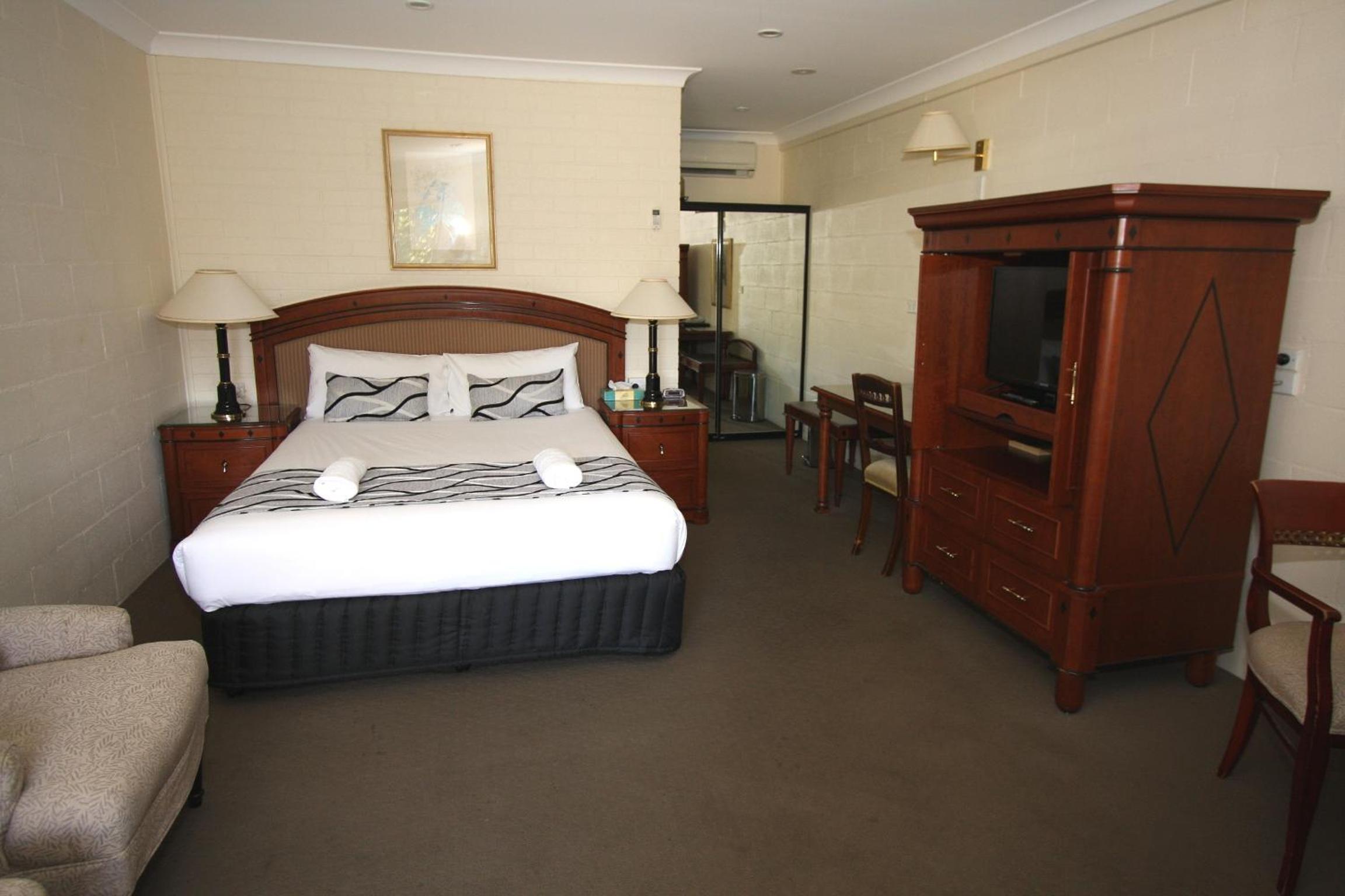 Deluxe King Room