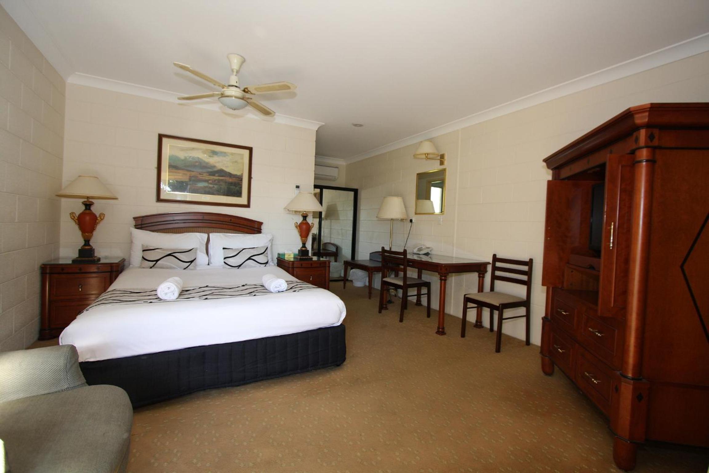 Standard Queen Room