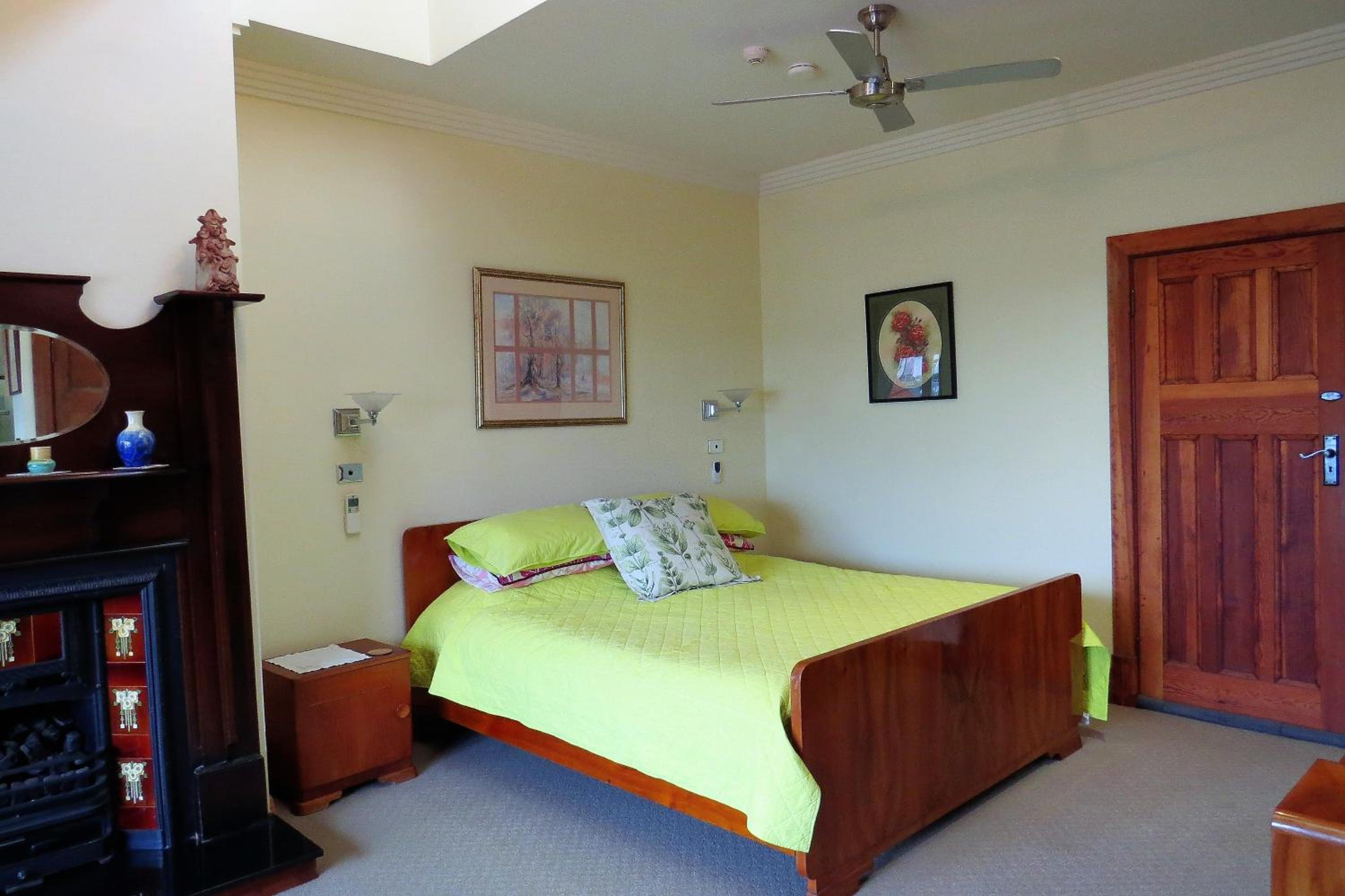 Studio Apartment with Sea View photo 2