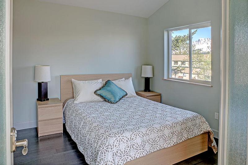 Two Bedroom Queen Suite with Sea View photo 2