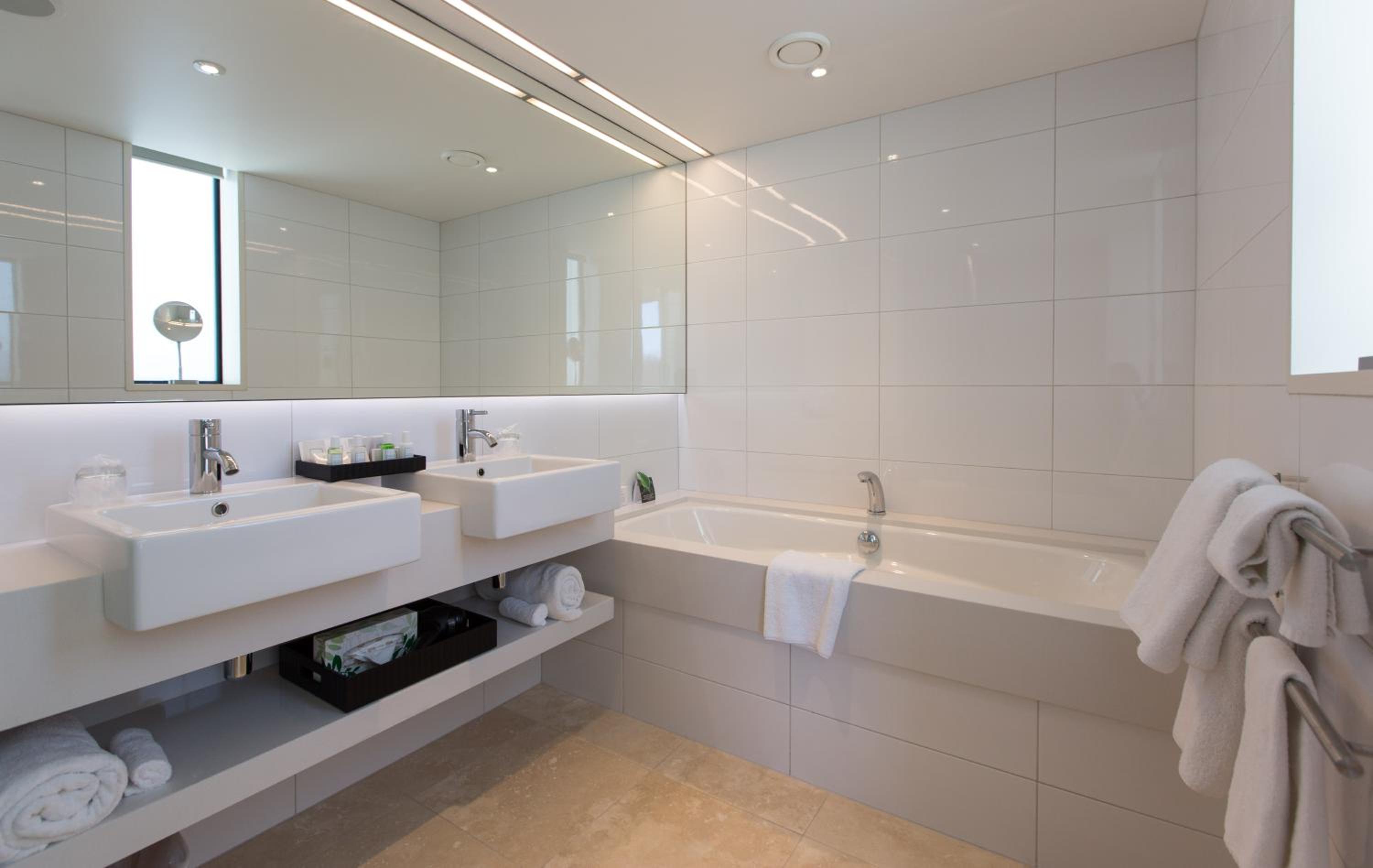 Business Level One Bedroom Suite - Photo 7