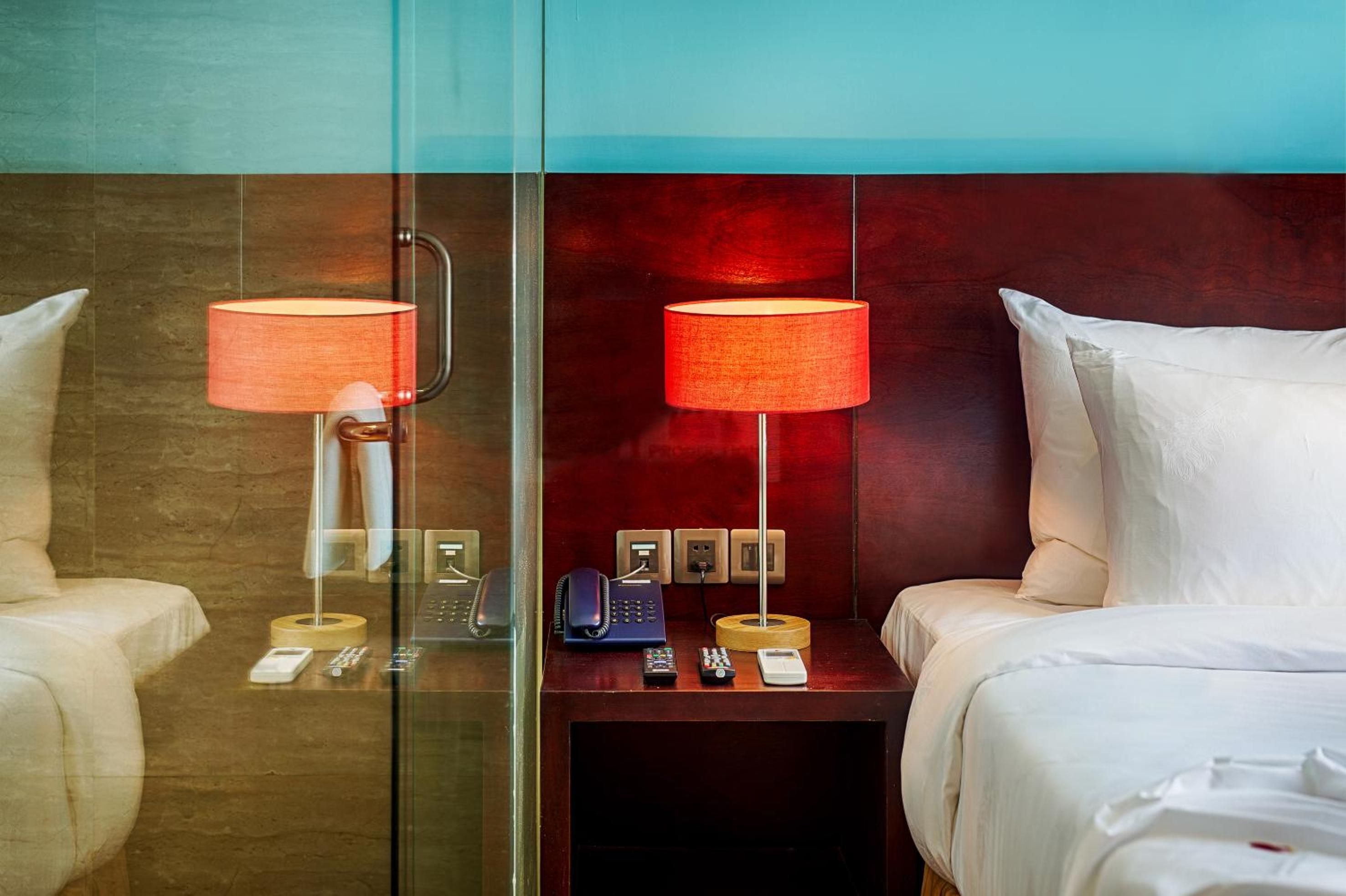 Deluxe Double – Free 01 Vietnamese Pan Bread for Stays 2+ Nights photo 1