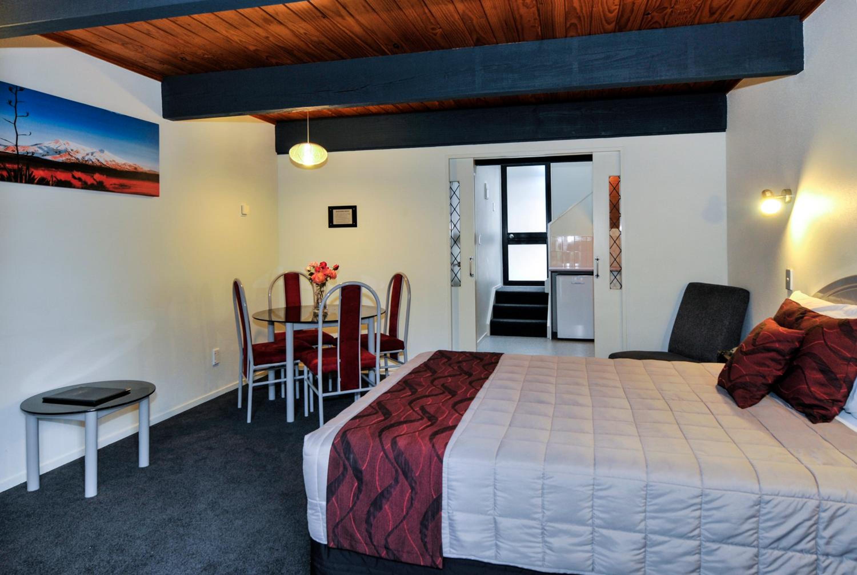 Executive Apartment with Spa Pool - Photo 2