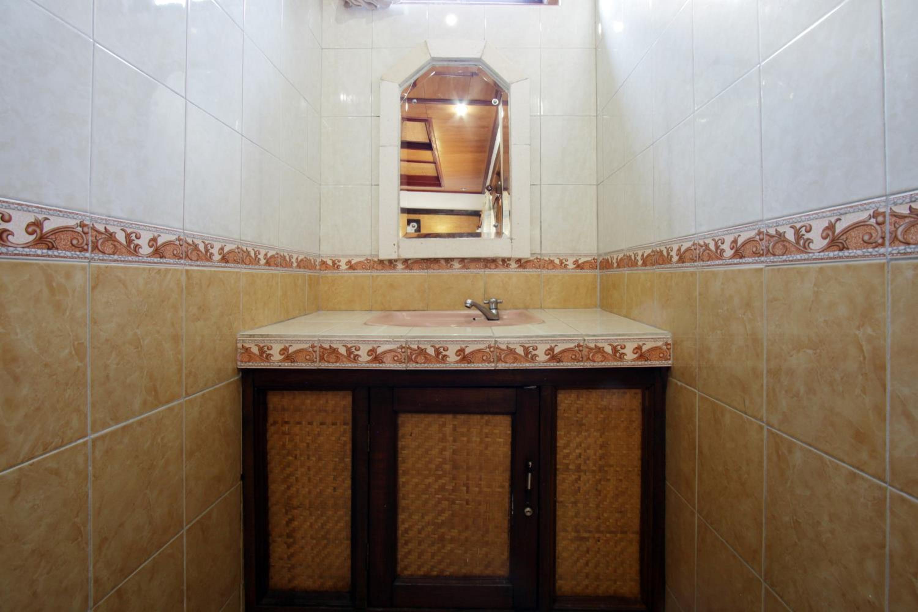 Standard Double Room - Photo 17