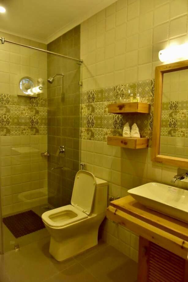 Luxury Room with Balcony - Photo 2