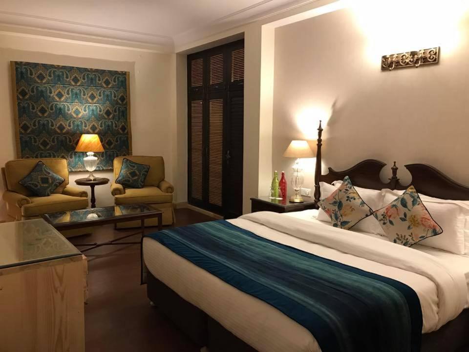 Luxury Room with Balcony - Photo 7