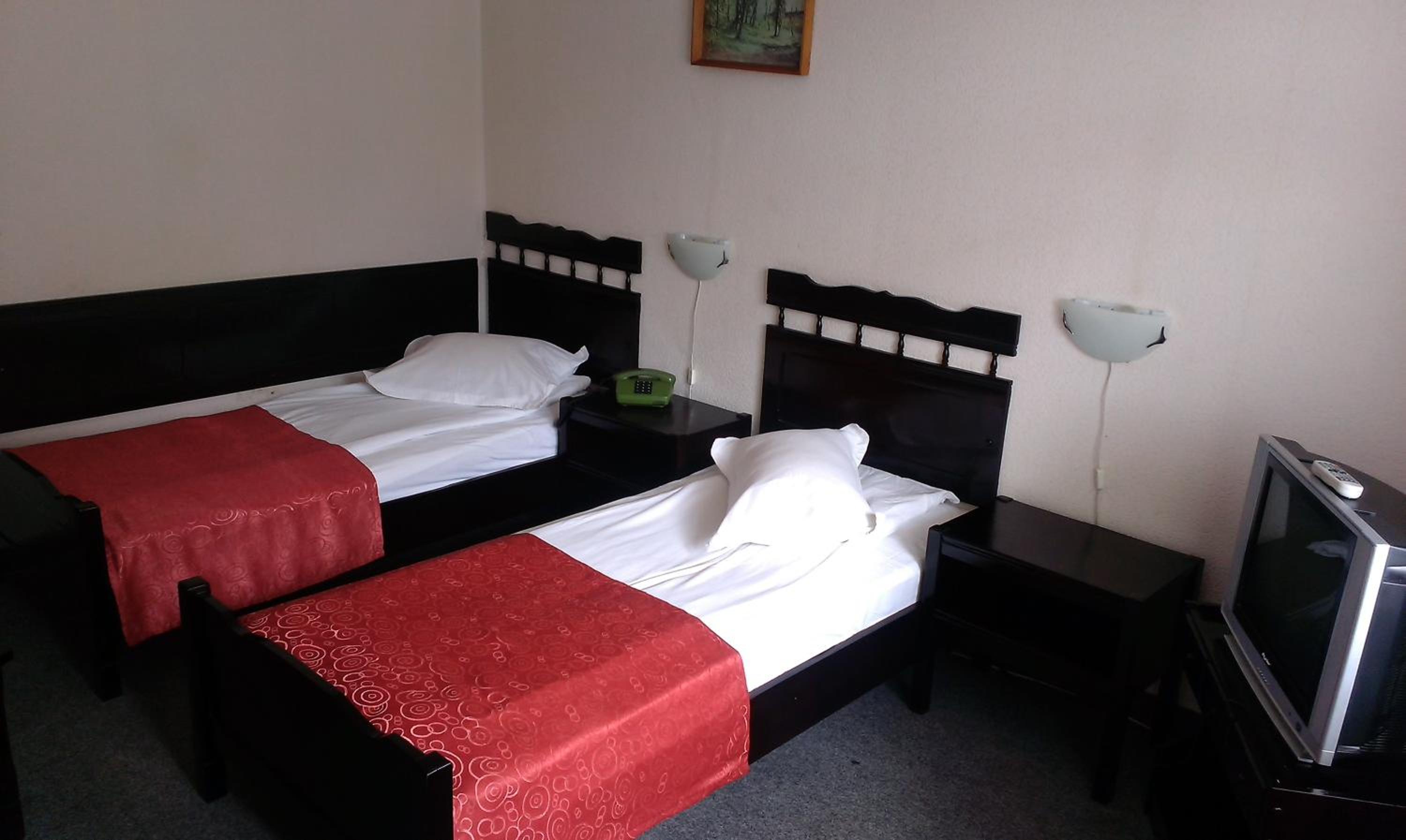 Economy Twin Room photo 2