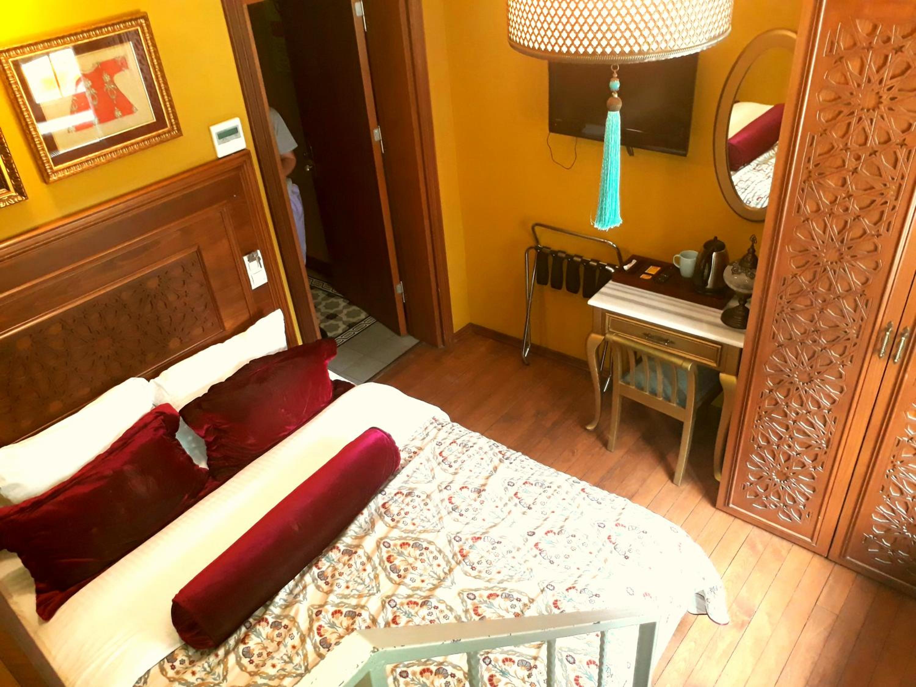 Economy Double Room photo 2