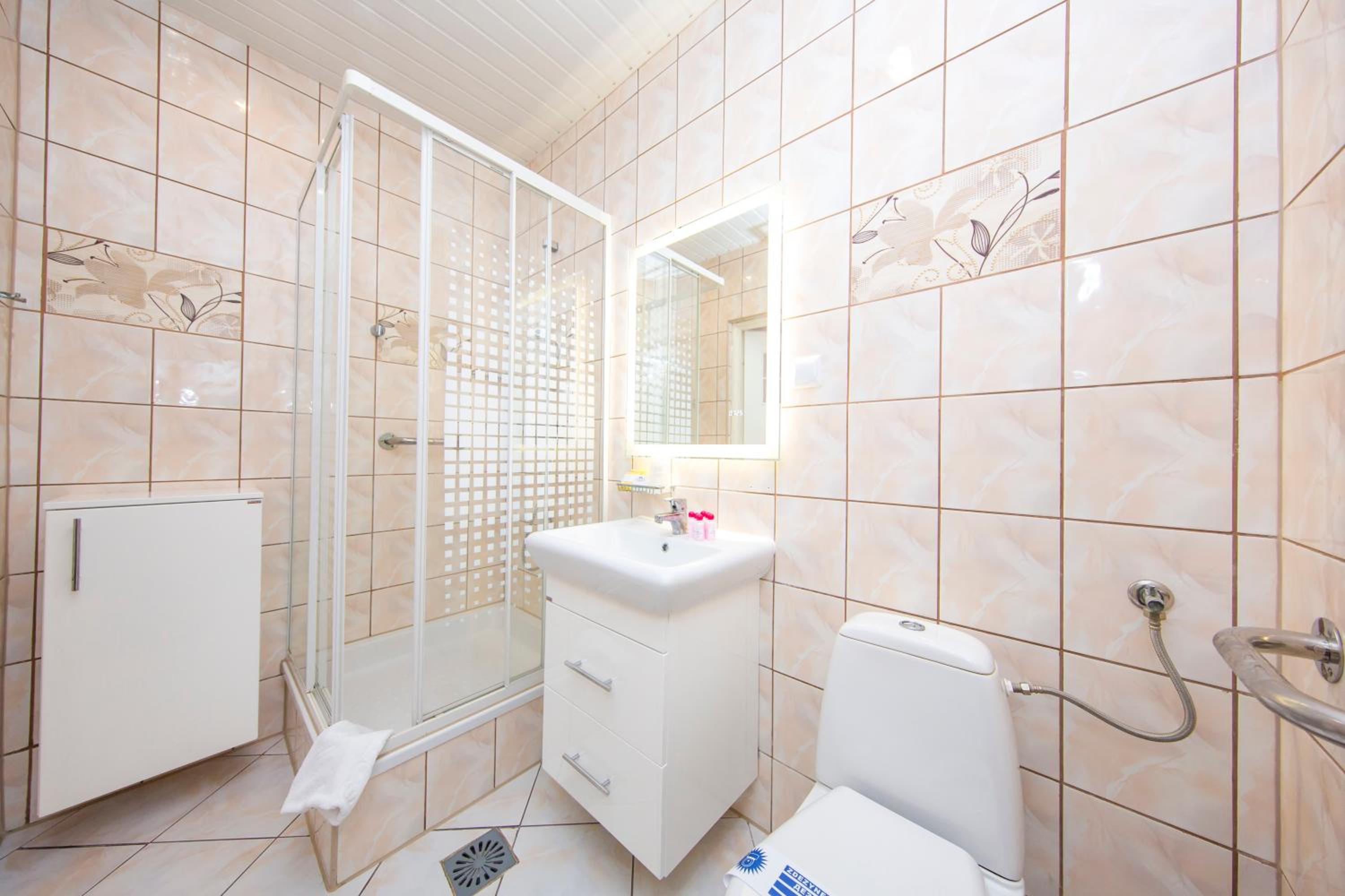 Triple Room  with Air Conditioning photo 3
