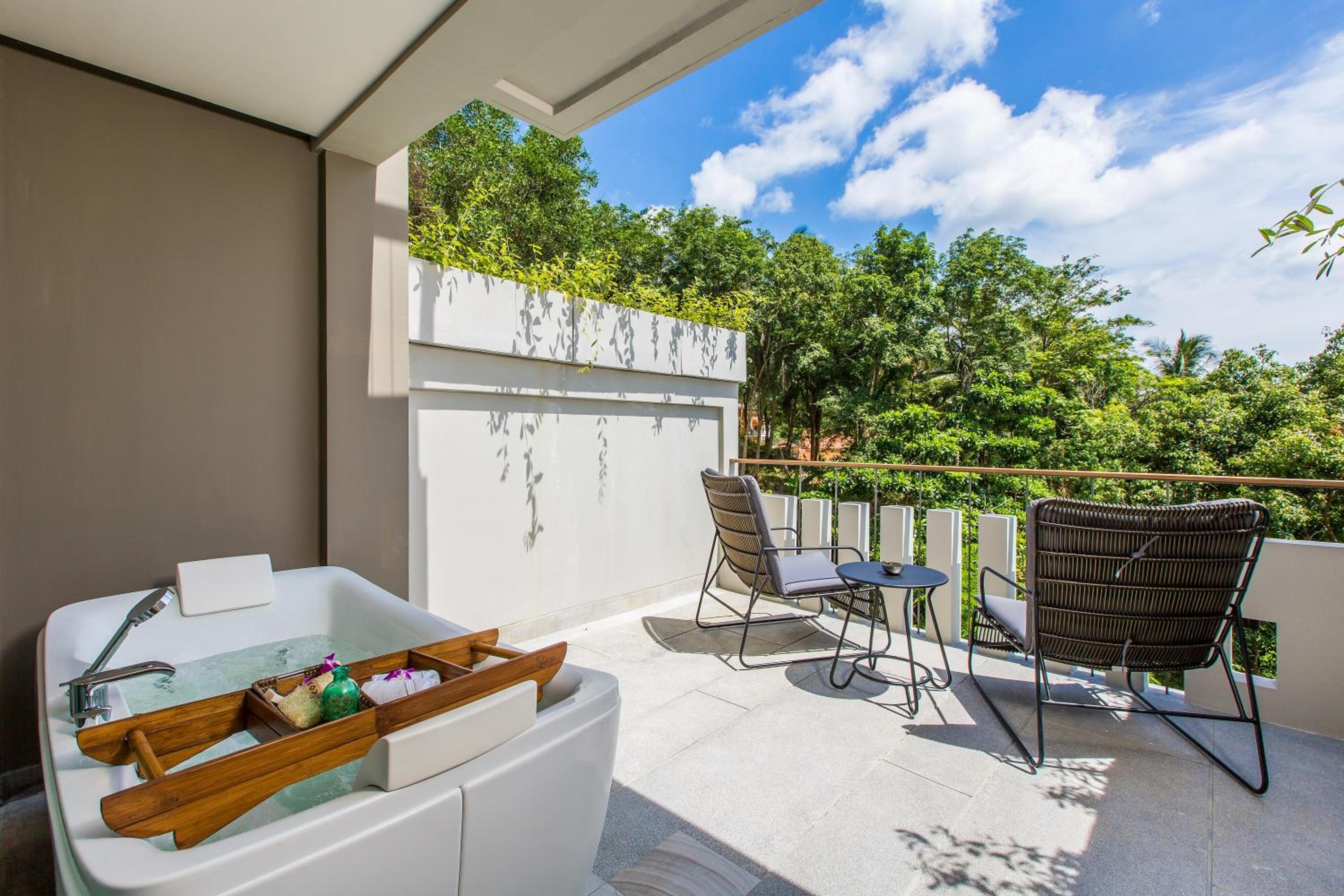 Grande Deluxe Jacuzzi photo 2