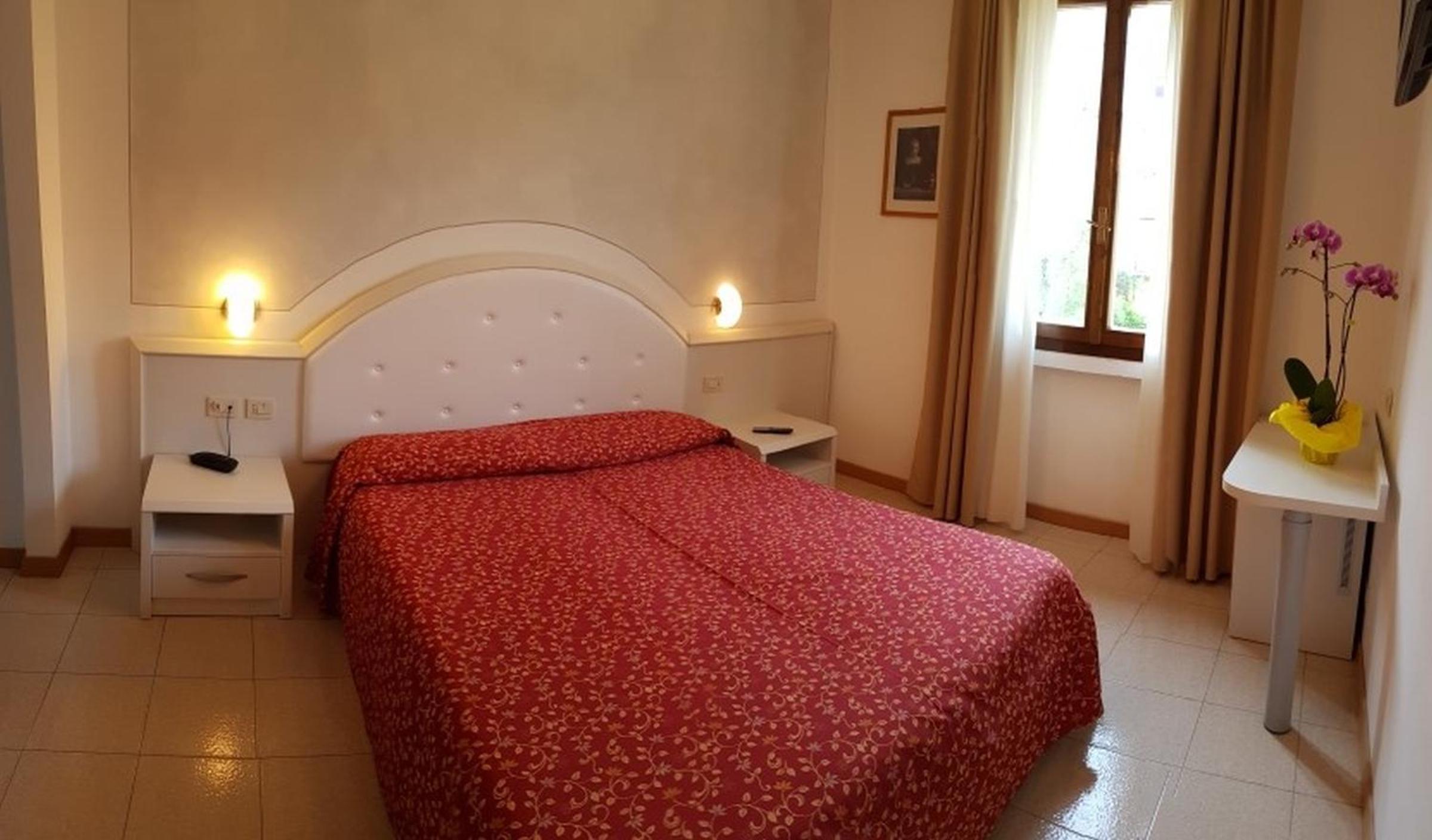 Budget Double Room photo 2